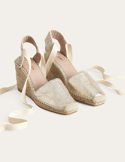 Espadrilles mit Keilabsatz und eckiger Zehenpartie-Gold-Metallic, Leder