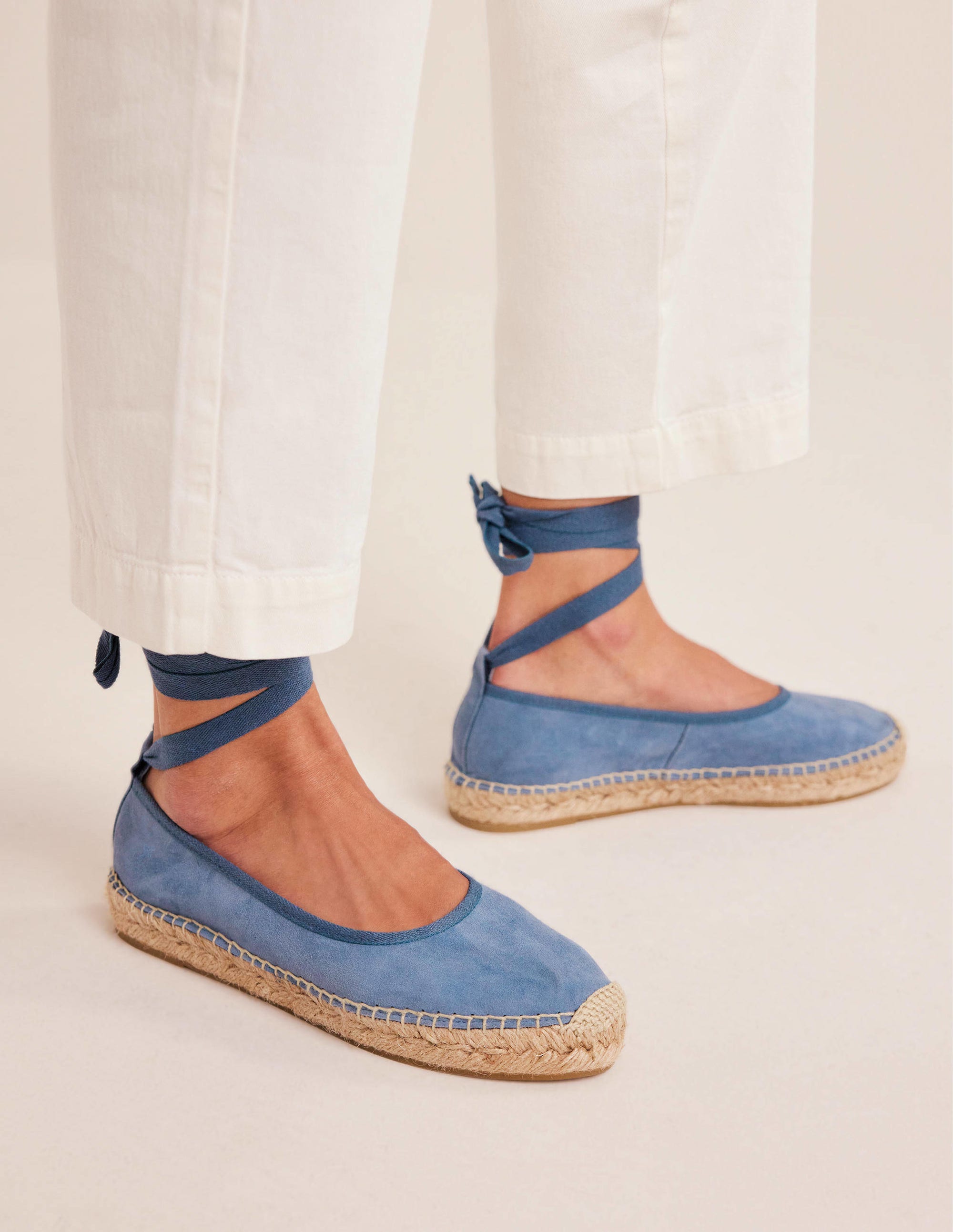 Espadrilles nouées à la cheville-Daim bleu caporal - Image 1