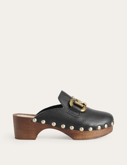 Iris Absatz-Clogs mit Trensendetail-Schwarz Gewalktes Leder