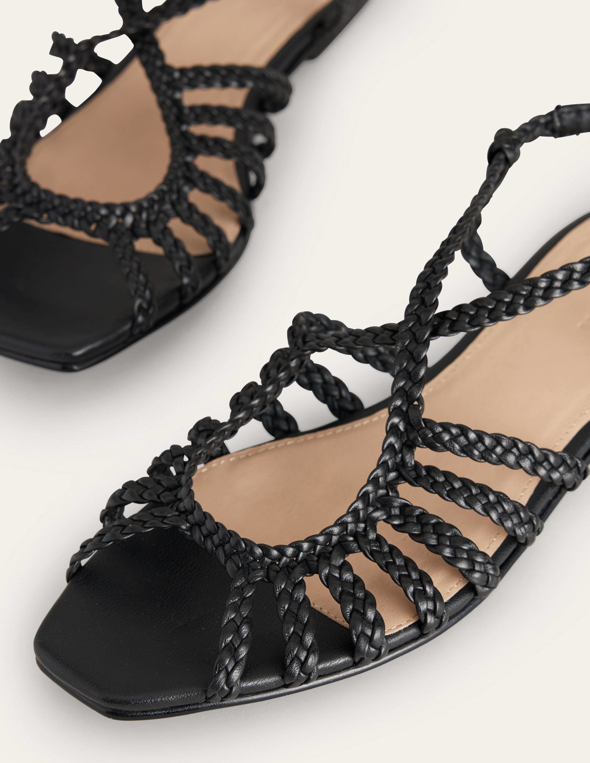 Flache Sandalen mit Webriemchen-Schwarz - Image 4