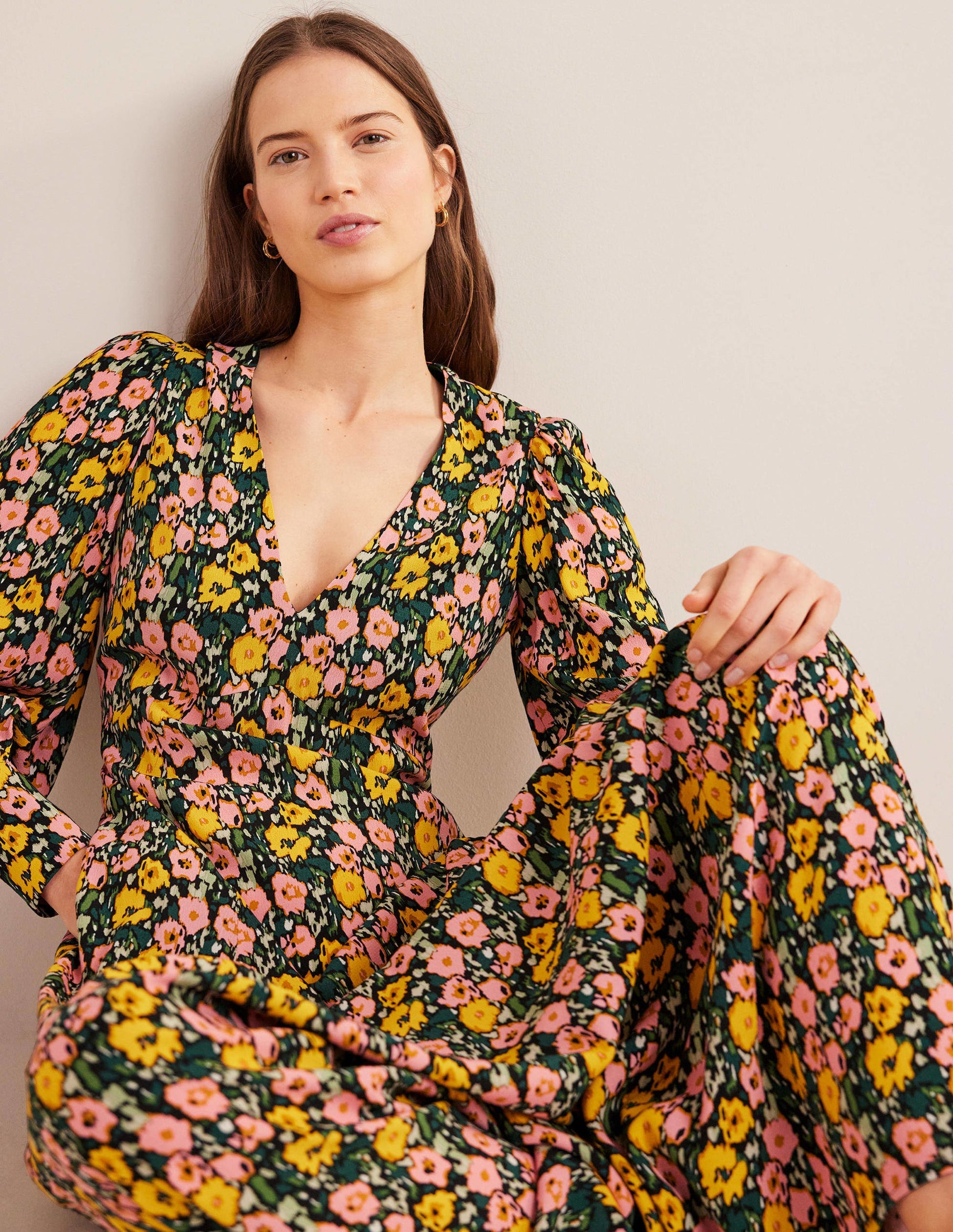 Maxikleid in Empire-Form mit V-Ausschnitt-Dunkles Smaragdgrün, Abstraktes Mohnblumenmuster-1