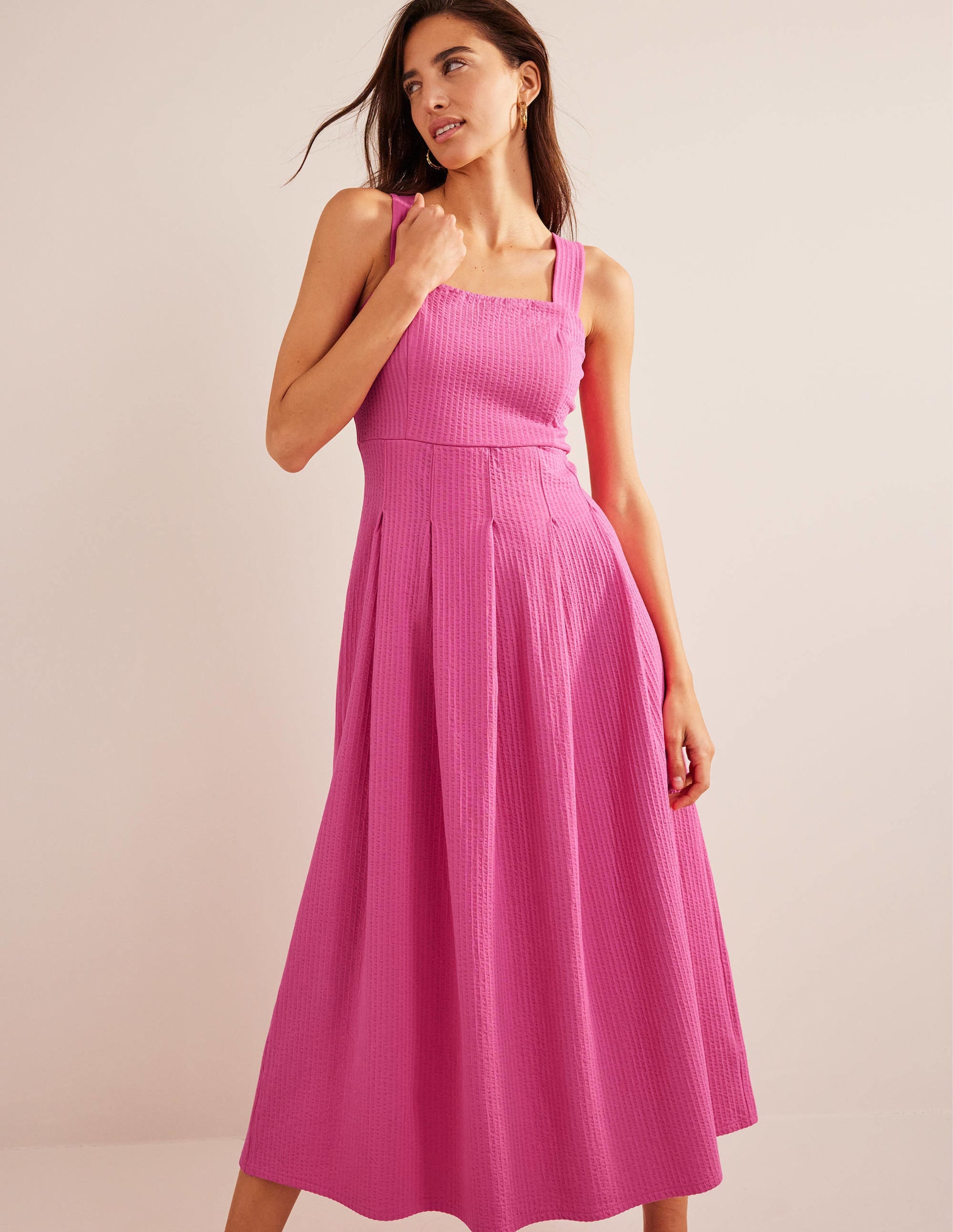 Träger-Midikleid aus Seersucker-Festivalrosa - Image 1