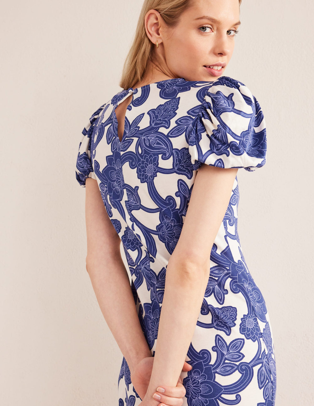 Jersey-Midikleid mit Puffärmeln-Blau, Geschwungenes Paisleymuster - Image 5