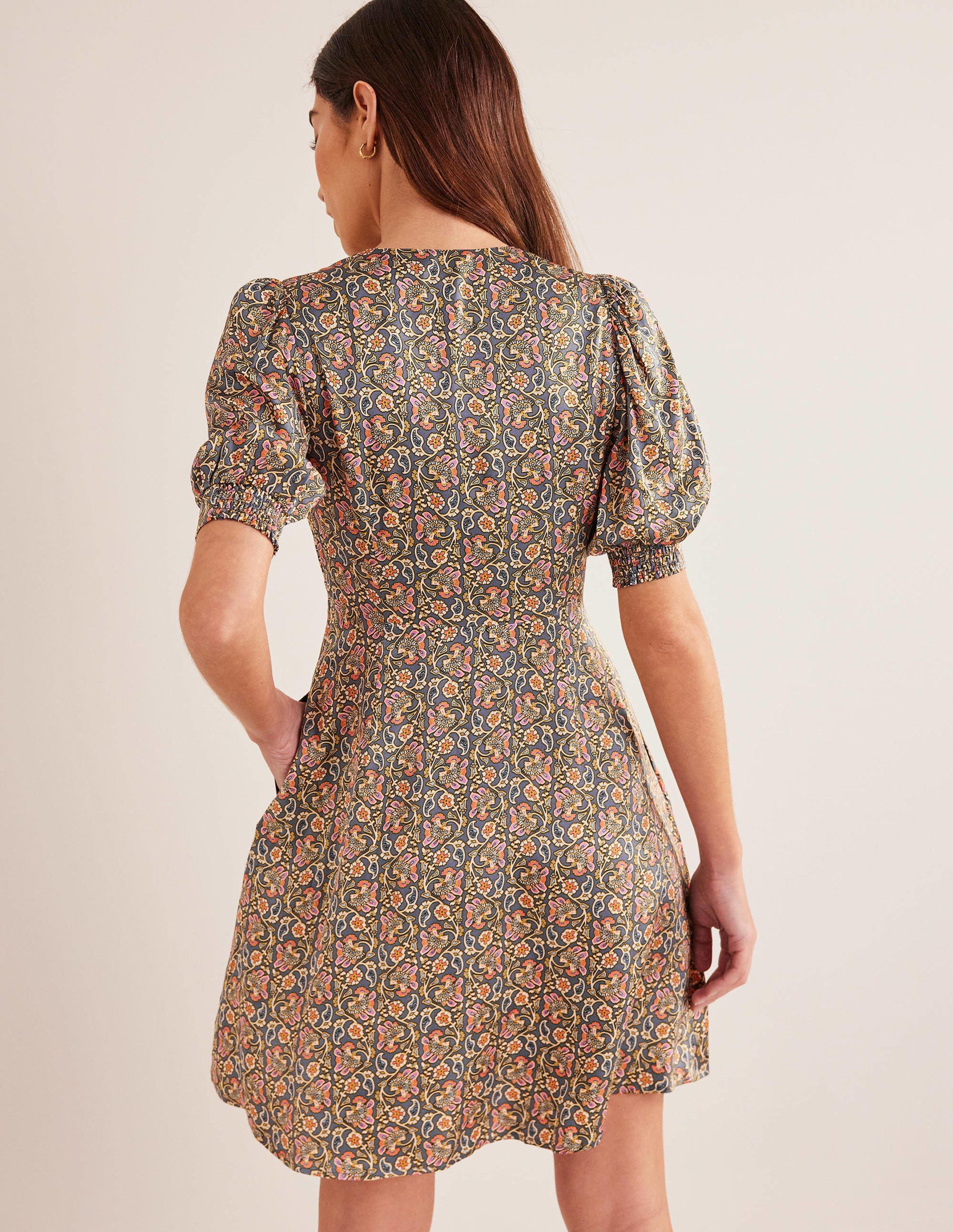 Robe style 40s en satin-Ombre nocturne, motif Block Paisley-3