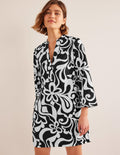 Mini-robe fourreau à col cranté-Noir, motif Bloom Azure