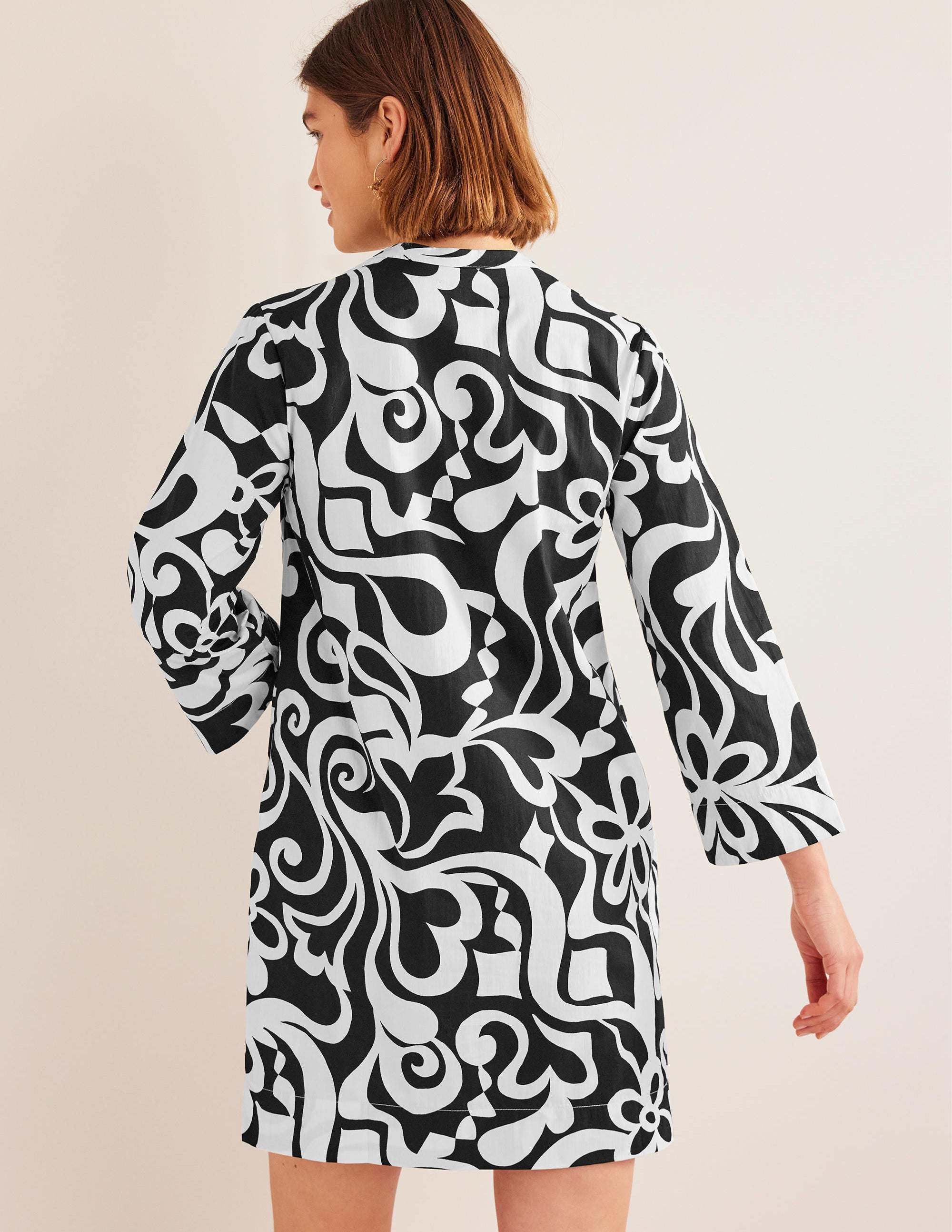 Mini-robe fourreau à col cranté-Noir, motif Bloom Azure - Image 3