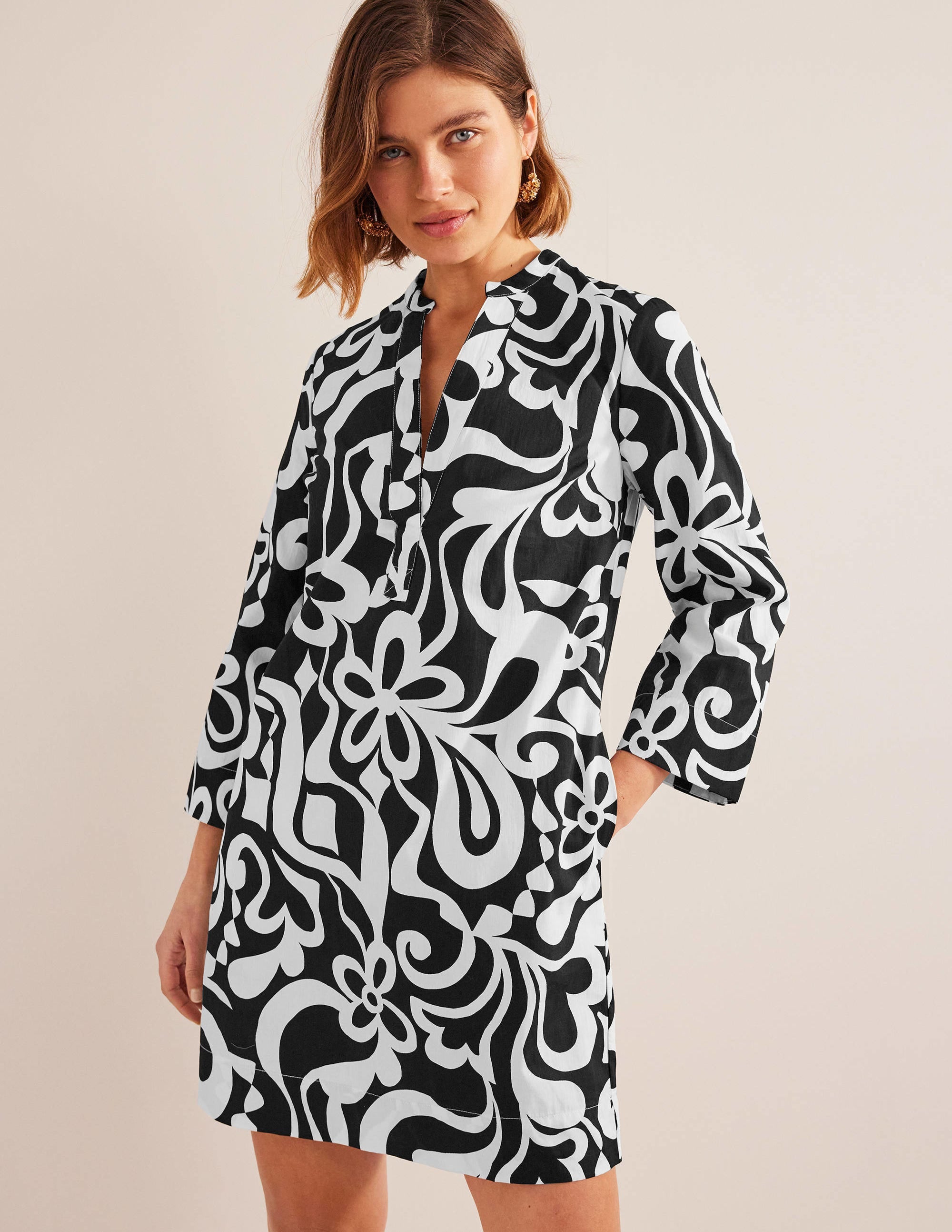 Mini-robe fourreau à col cranté-Noir, motif Bloom Azure - Image 4