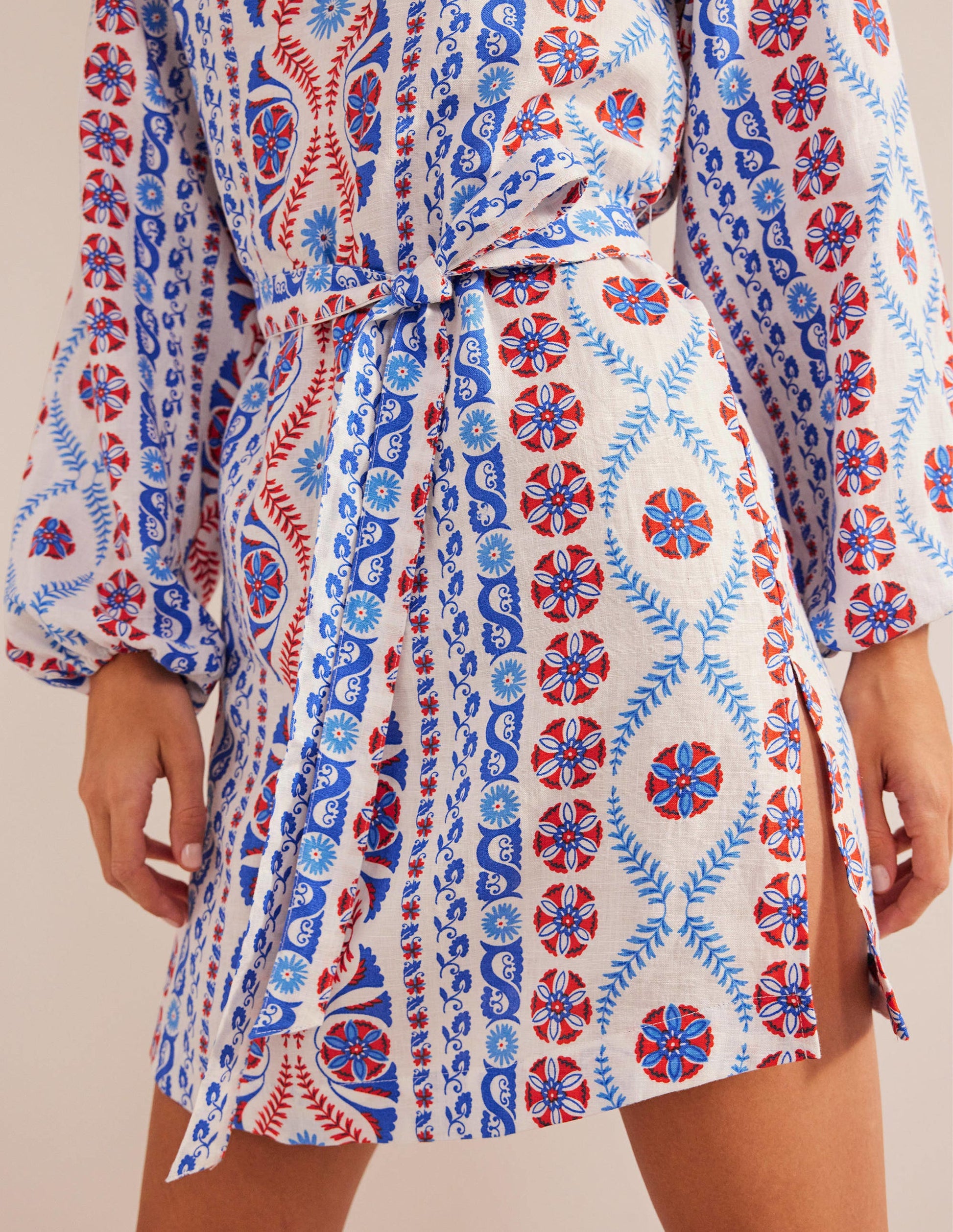 Mini-Kaftan mit Taillengürtel und V-Ausschnitt-Frühlingswiese, Üppige Streifen-2