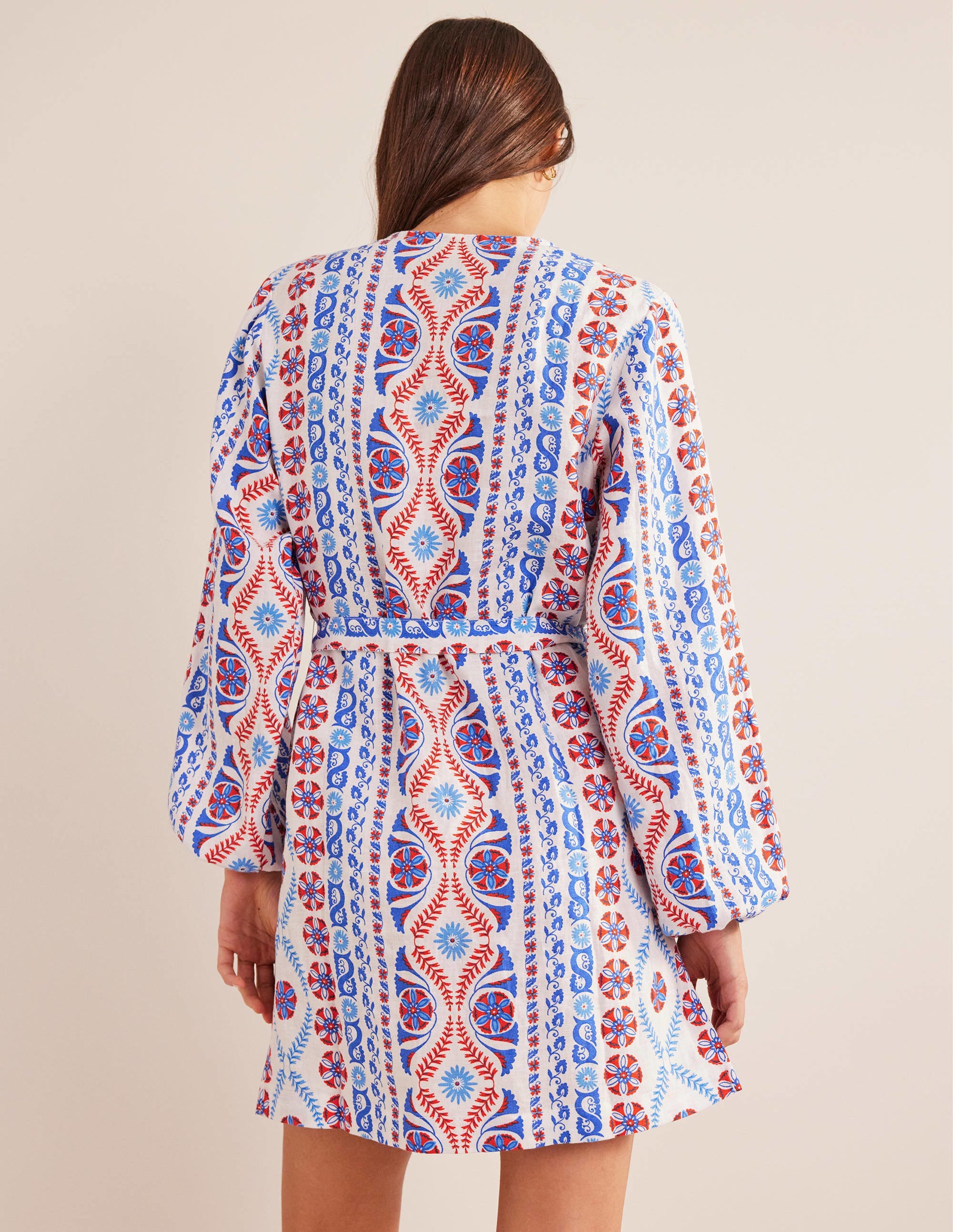 Mini-Kaftan mit Taillengürtel und V-Ausschnitt-Frühlingswiese, Üppige Streifen - Image 3