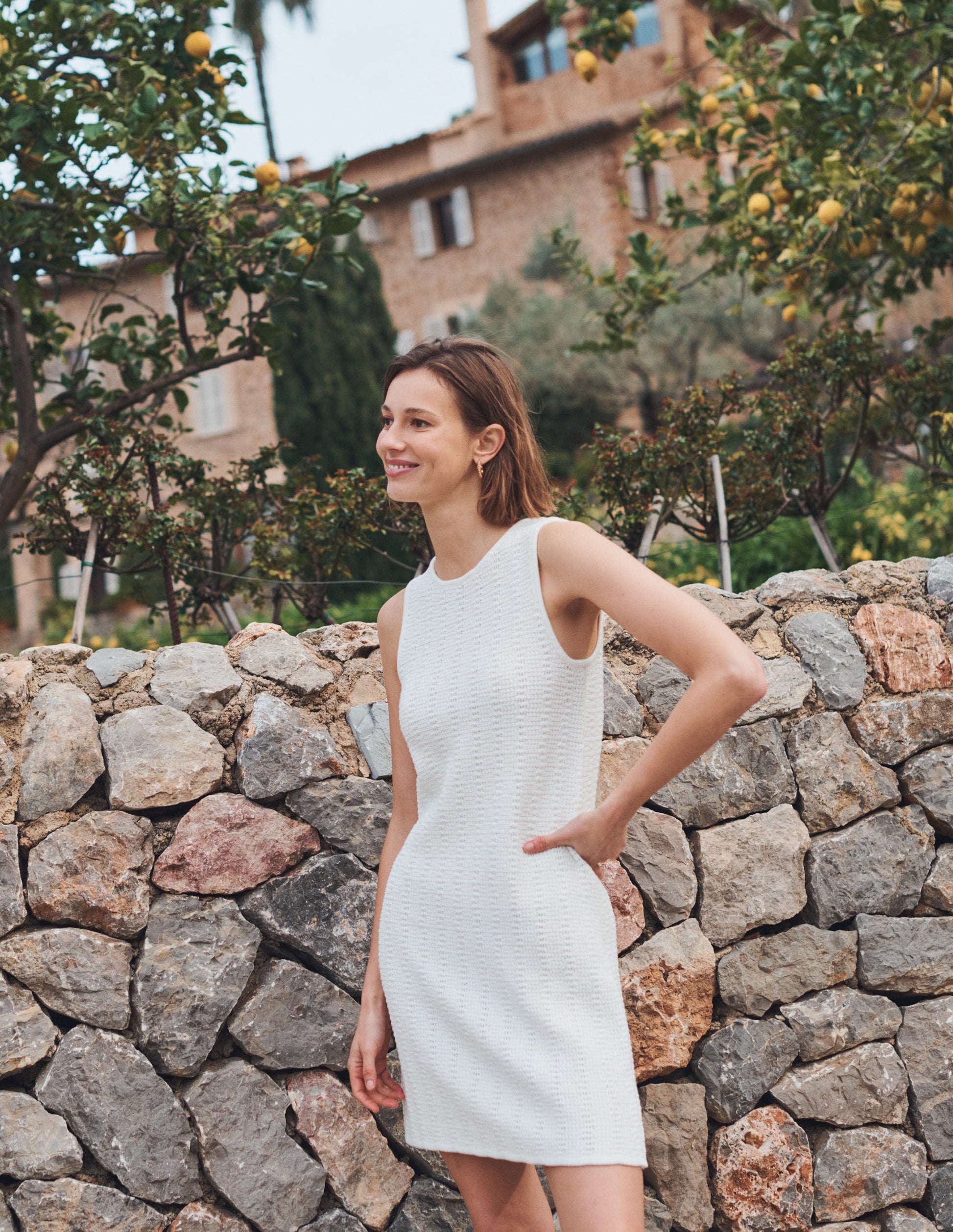 Mini-robe en maille échancrée dans le dos-Blanc-5