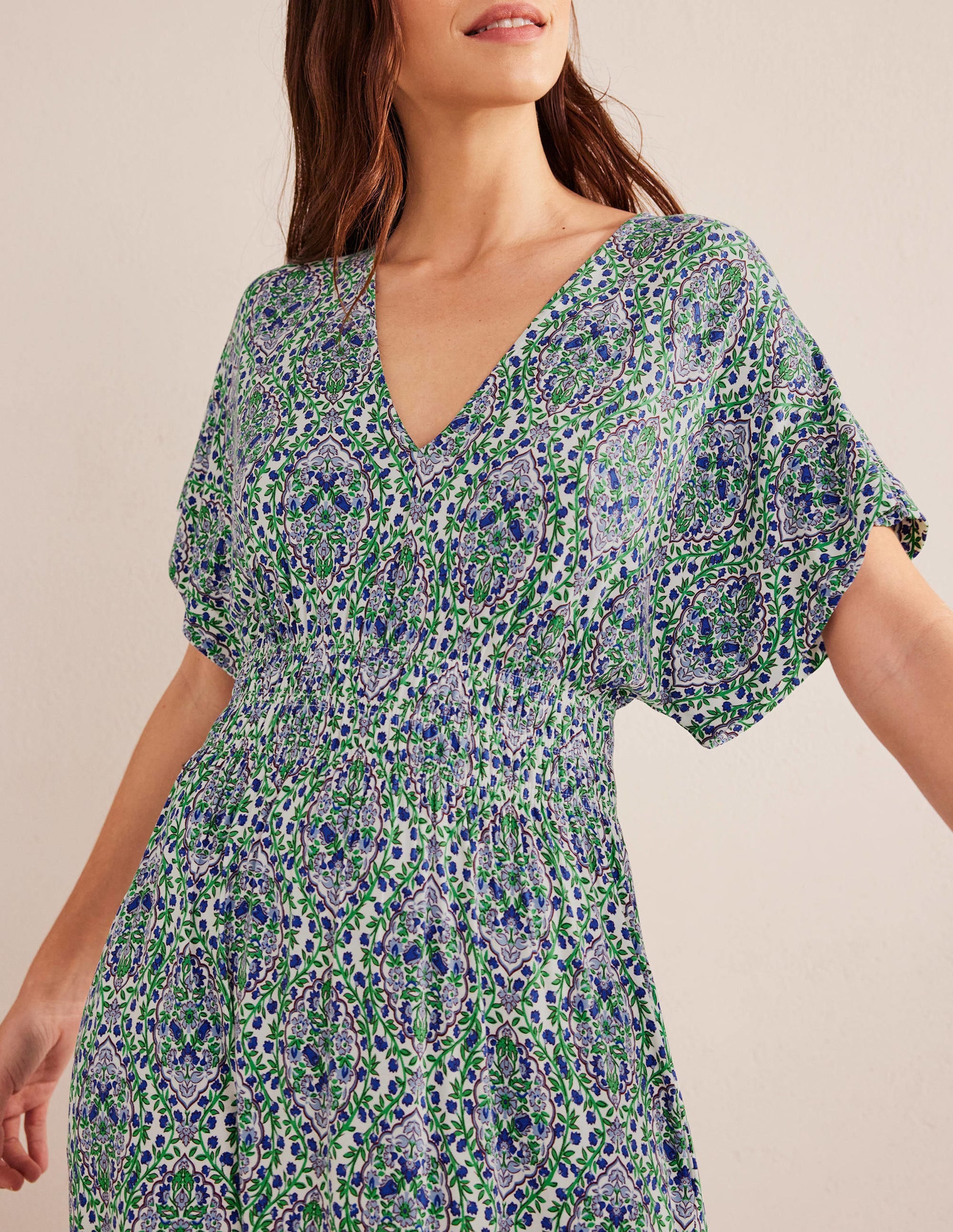 Jersey-Maxikleid mit gesmokter Taille-Flachsblau, Weinranken - Image 2