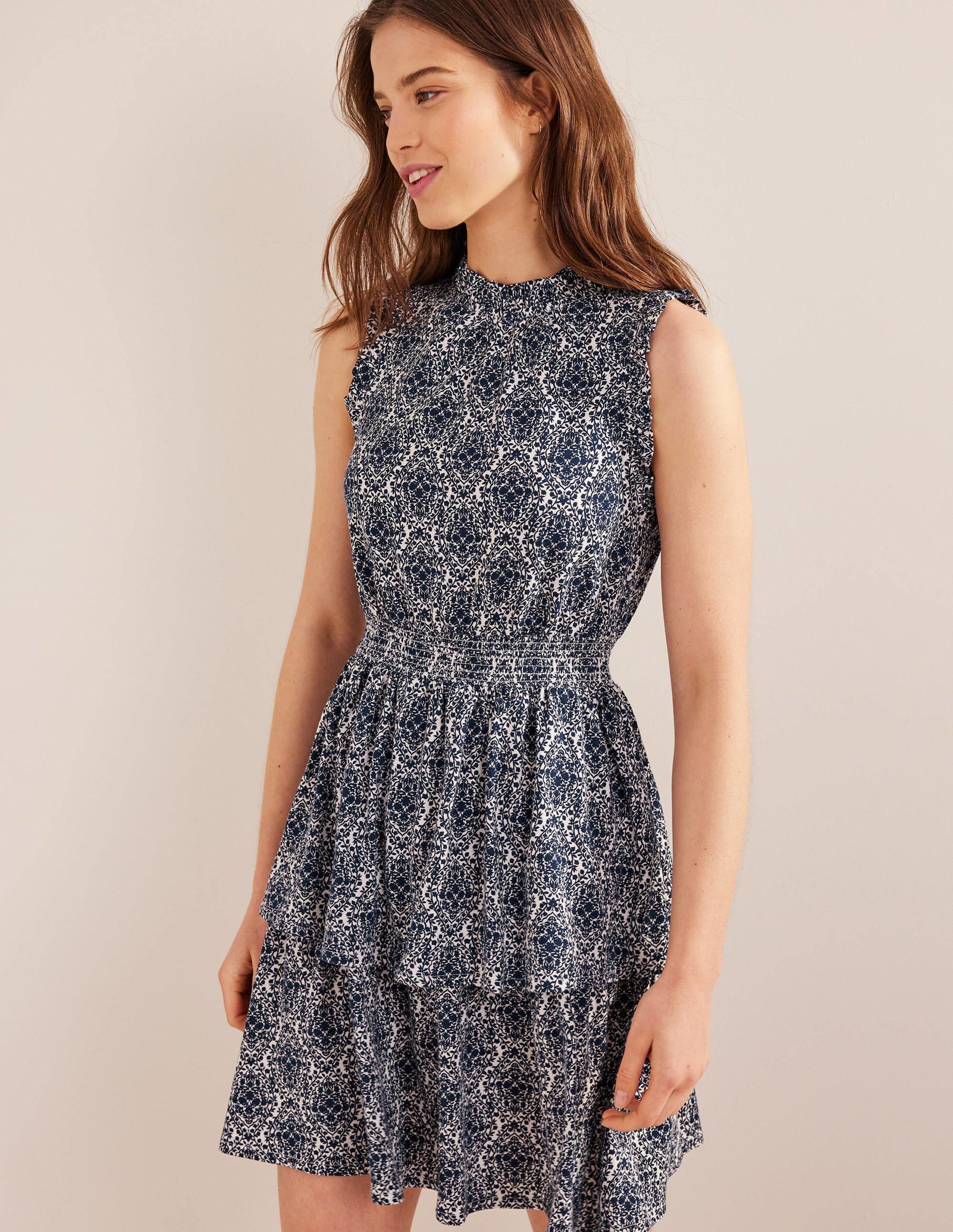 Mini-robe en jersey à volants-Bleu de Prusse, motif Vine Terrace - Image 1