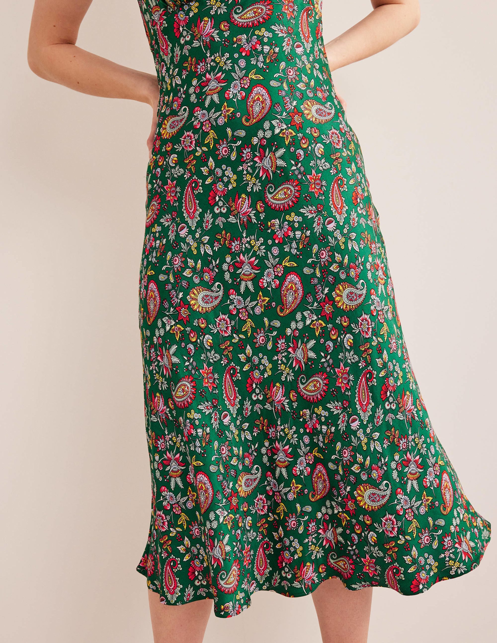 Empire-Midikleid aus Satin-Grün, Löwenzahnmuster - Image 5