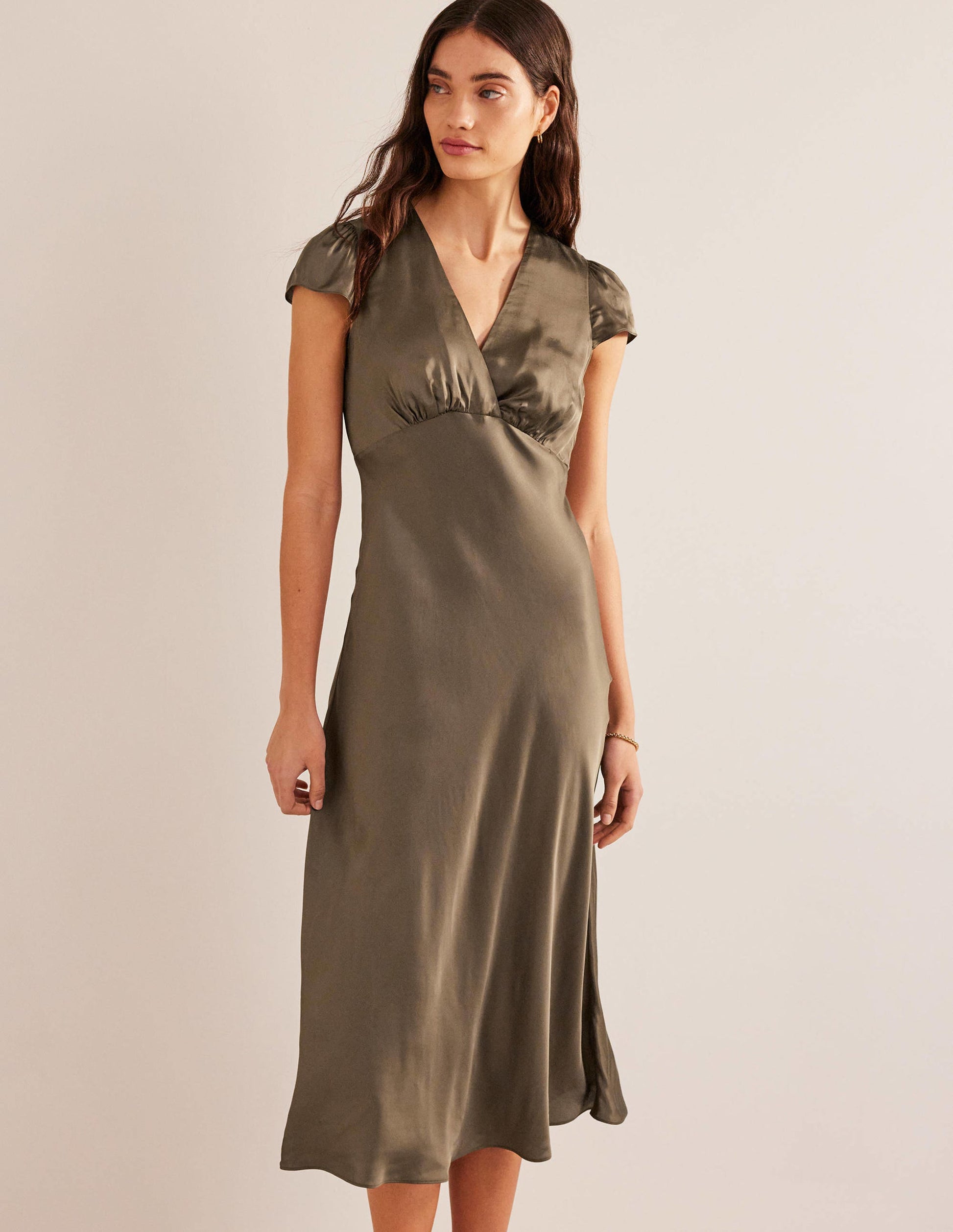 Empire-Midikleid aus Satin-Khaki-1