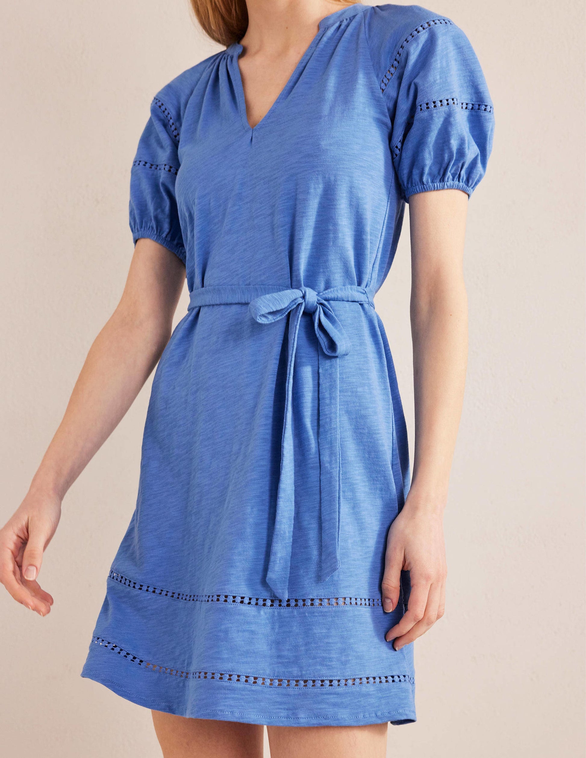 Jerseykleid mit Bortendetail-Porzellanblau-4