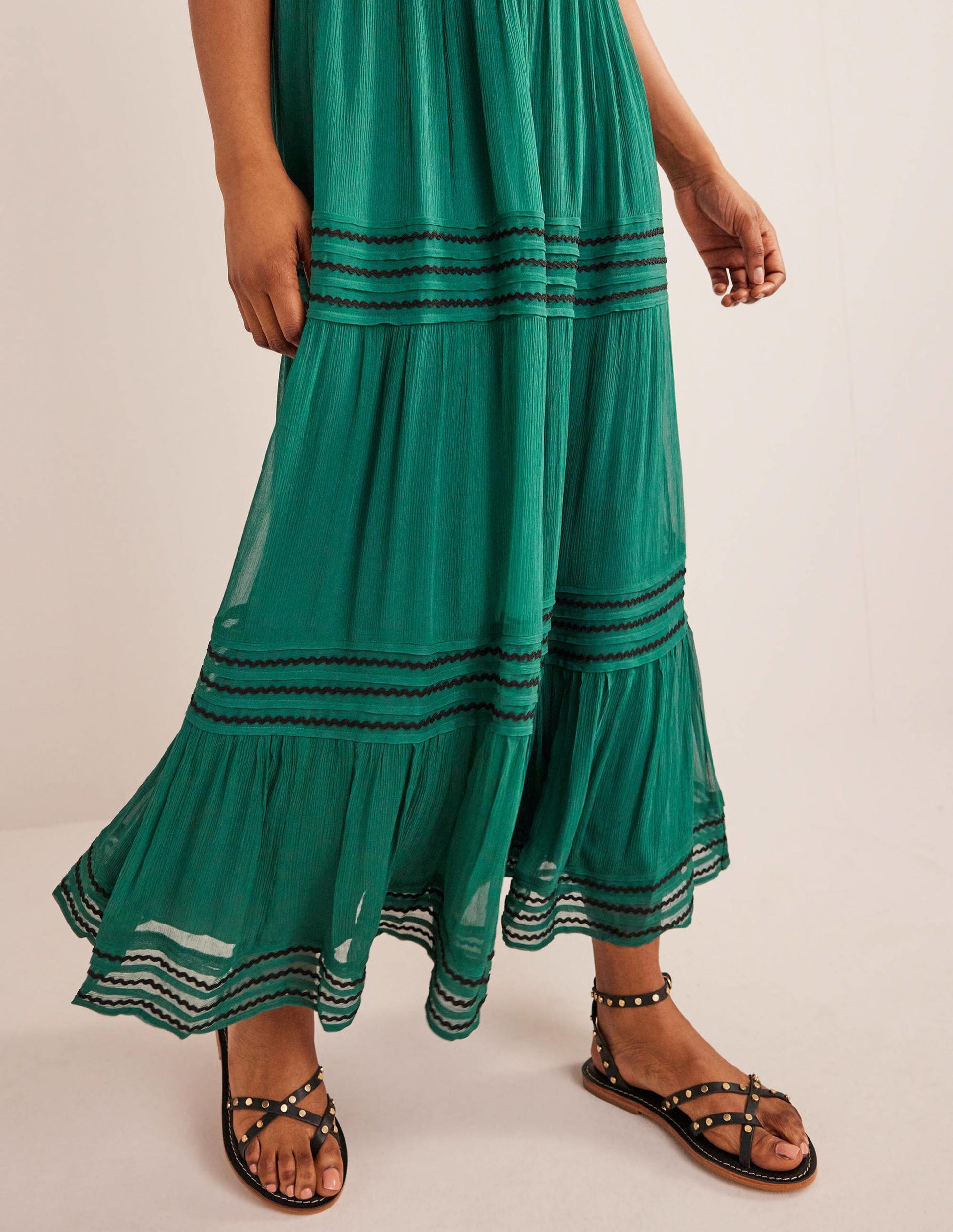 Maxikleid mit Bortendetail-Waldgrün-2