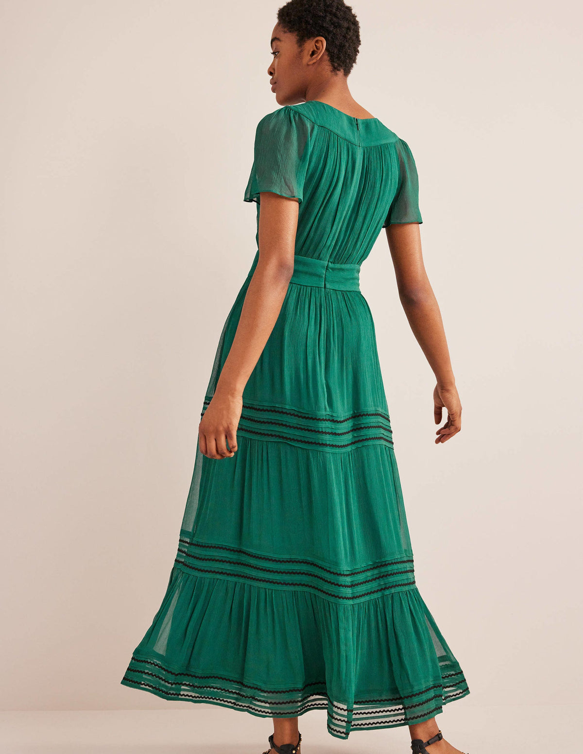 Maxikleid mit Bortendetail-Waldgrün-3