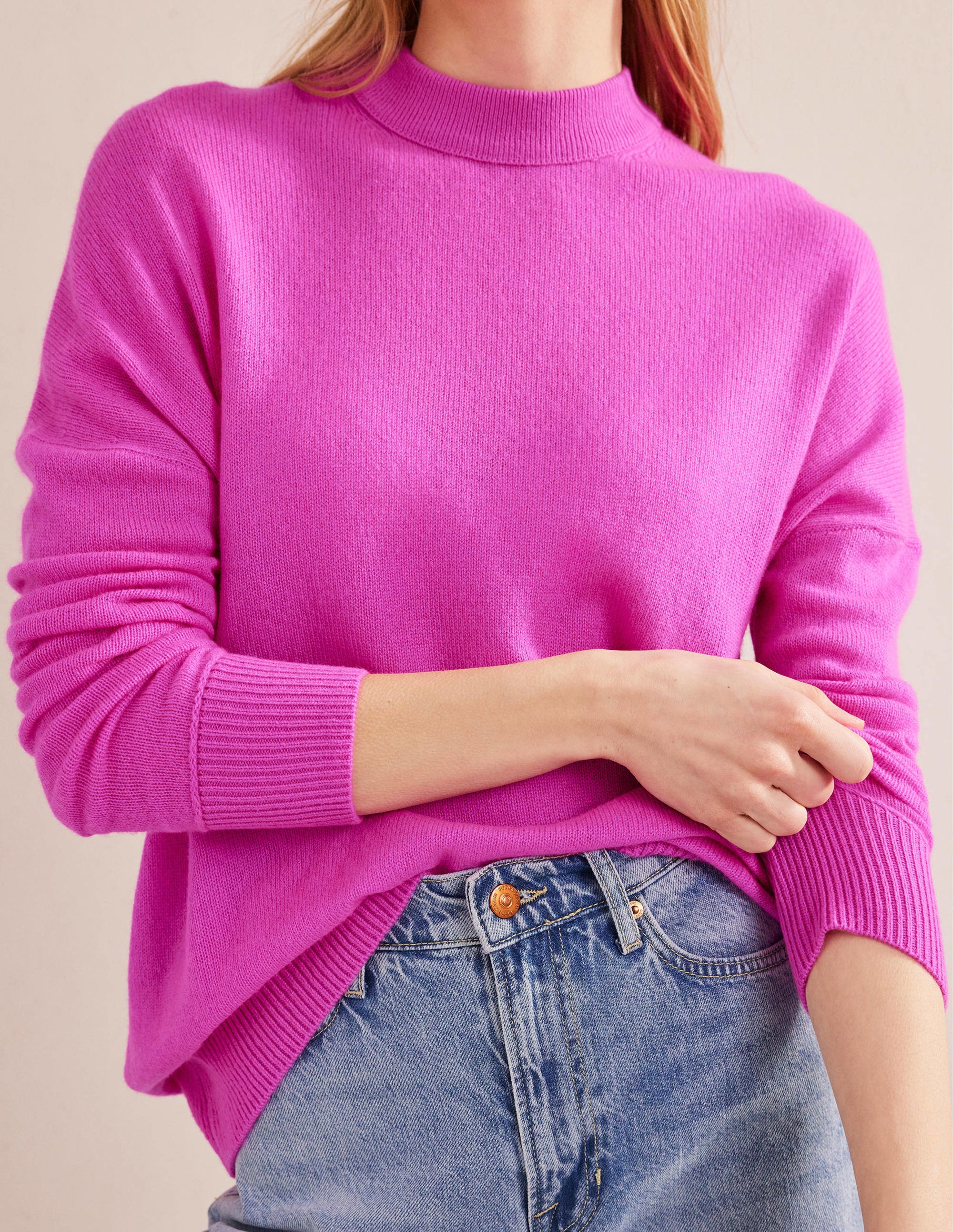 Pull boyfriend à col rond en cachemire-Bordeaux Foncé, Noisette et Amarante - Image 6