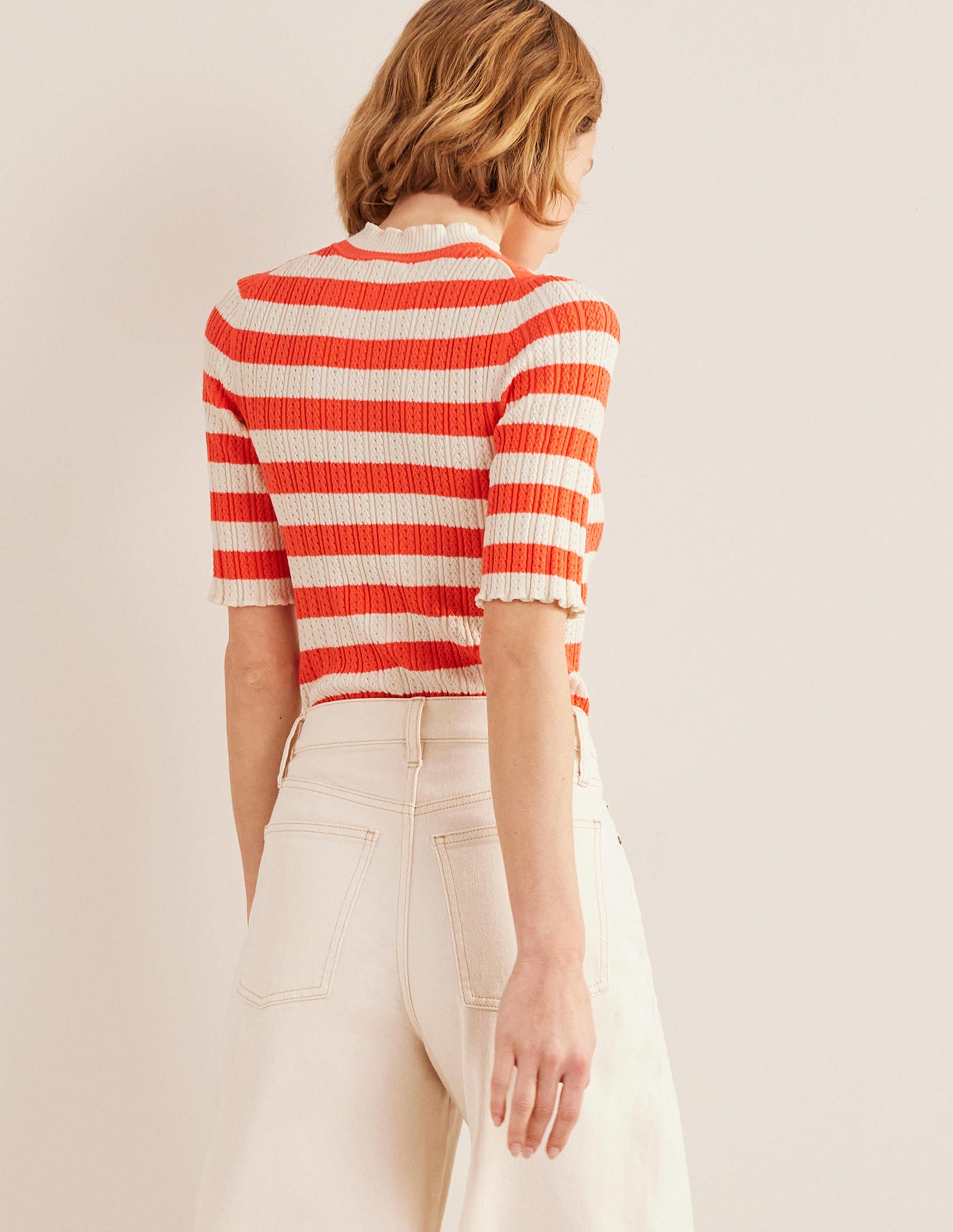 Geripptes T-Shirt mit hohem Kragen-Helles Wassermelonenrot, Gestreift - Image 3