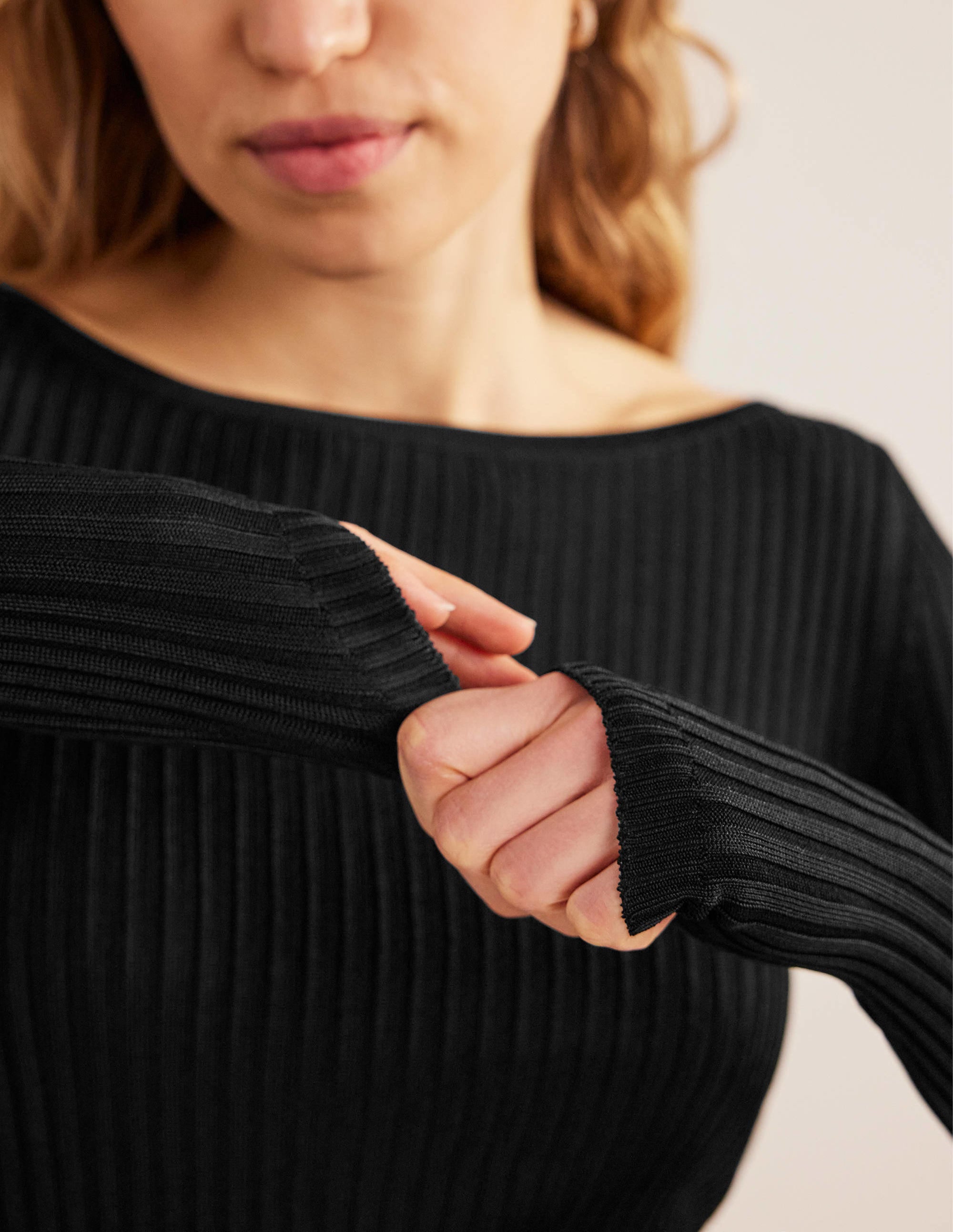 Gerippter Pullover mit U-Boot-Ausschnitt-Schwarz - Image 2