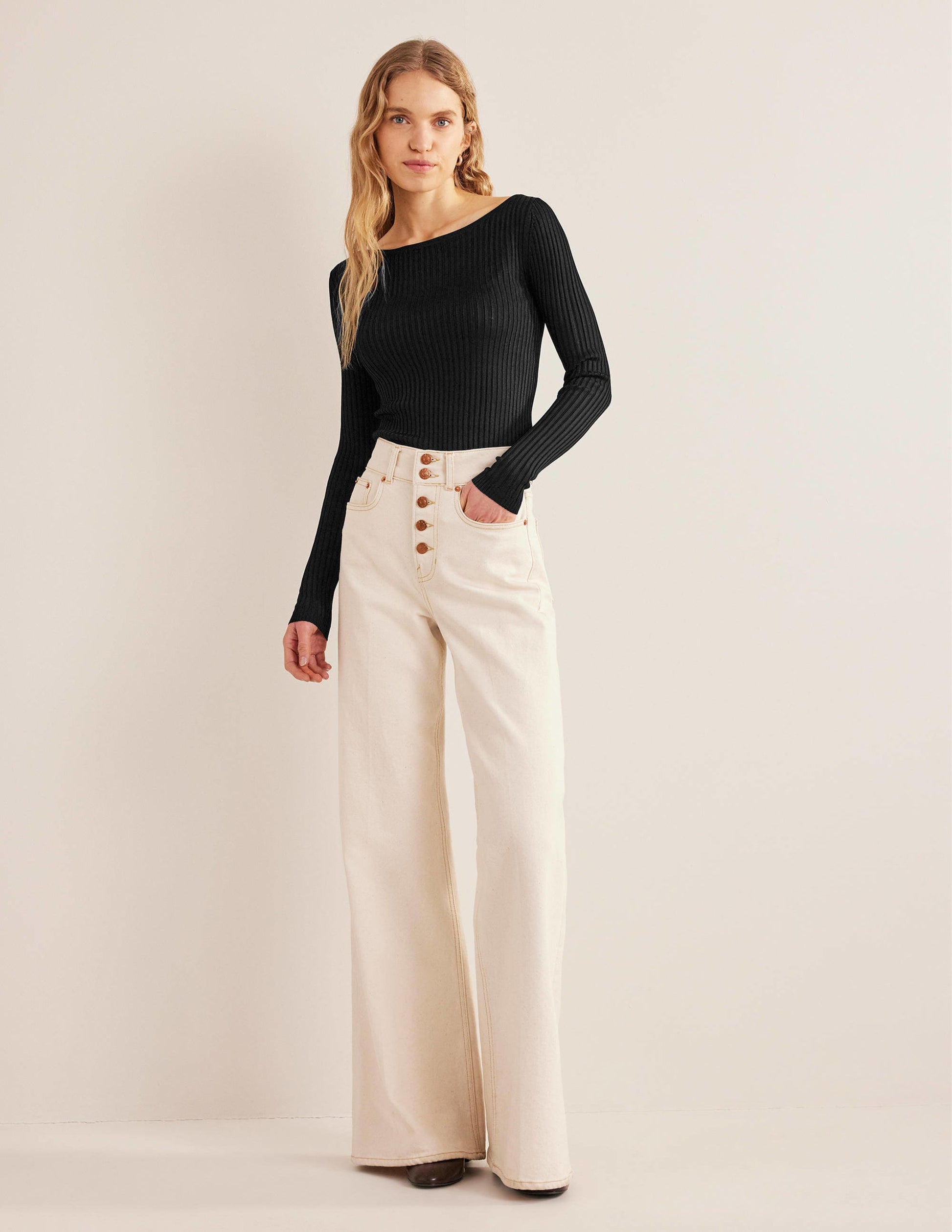 Gerippter Pullover mit U-Boot-Ausschnitt-Schwarz-4