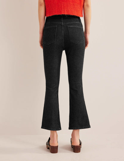 Anliegende 7/8-Jeans mit Schlag-Schwarz-3