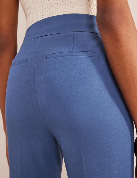 Ausgestellte 7/8-Hose mit 2-Wege-Stretch-Klassisches Blau
