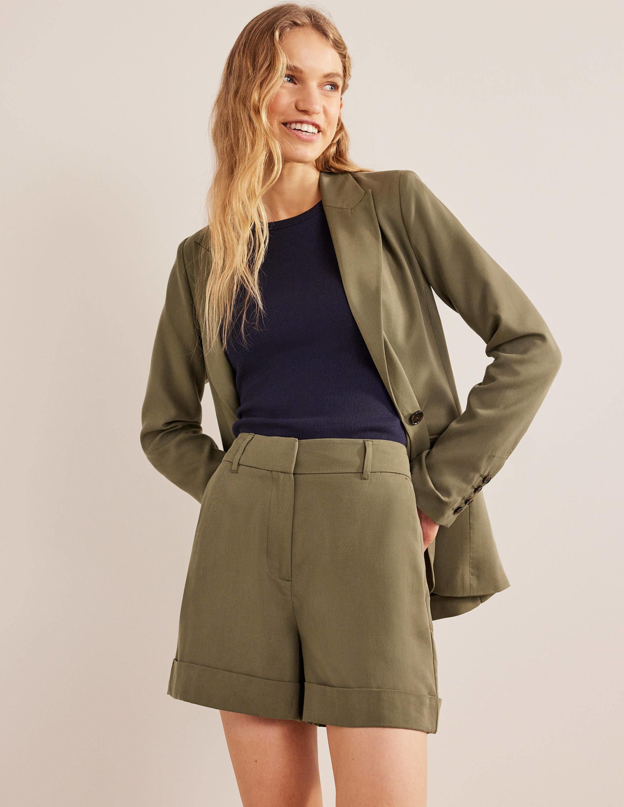 Short décontracté à revers-Kaki délavé - Image 1