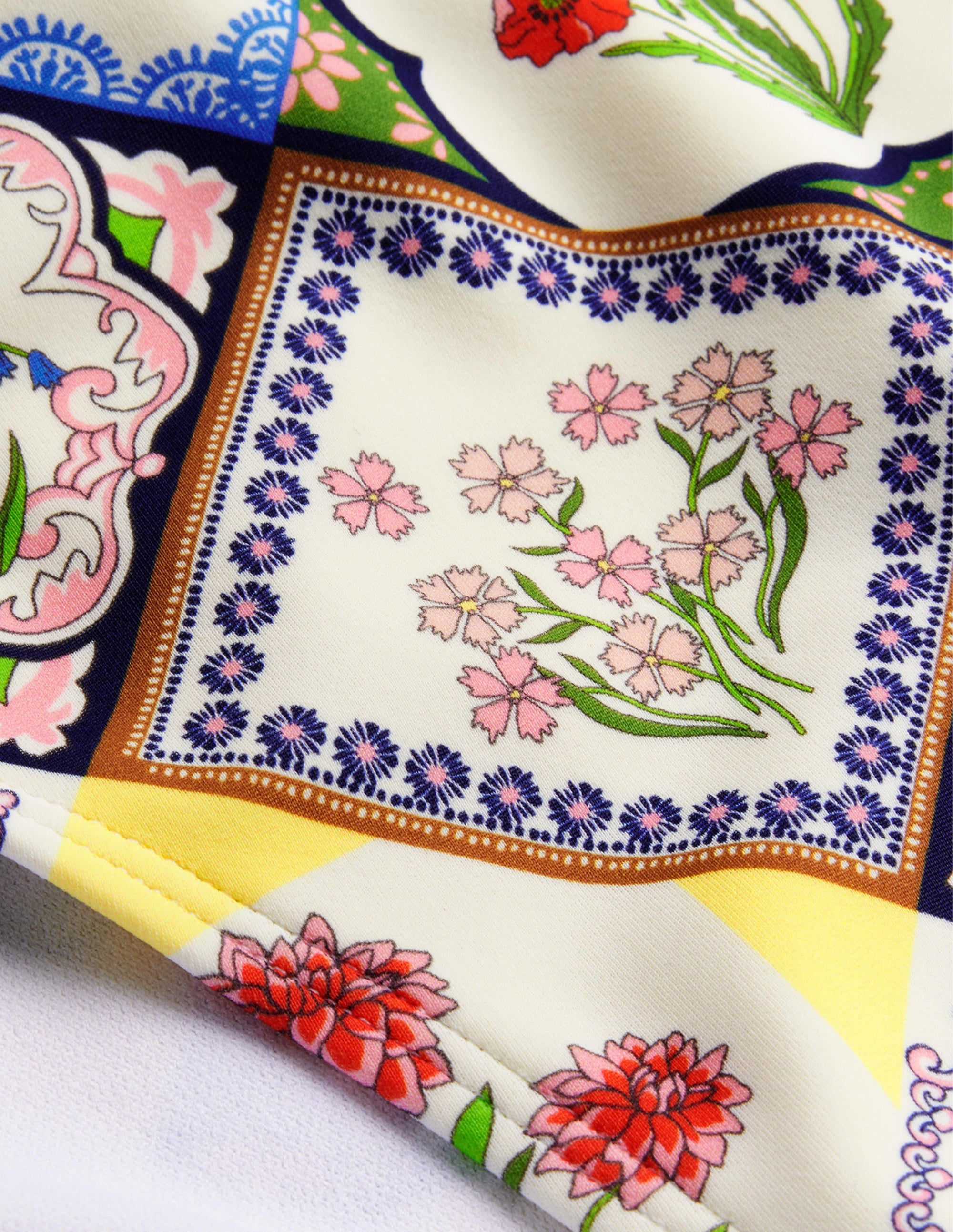 Klassische Bikinihose-Naturweiß, Wilde Glockenblumen - Image 6