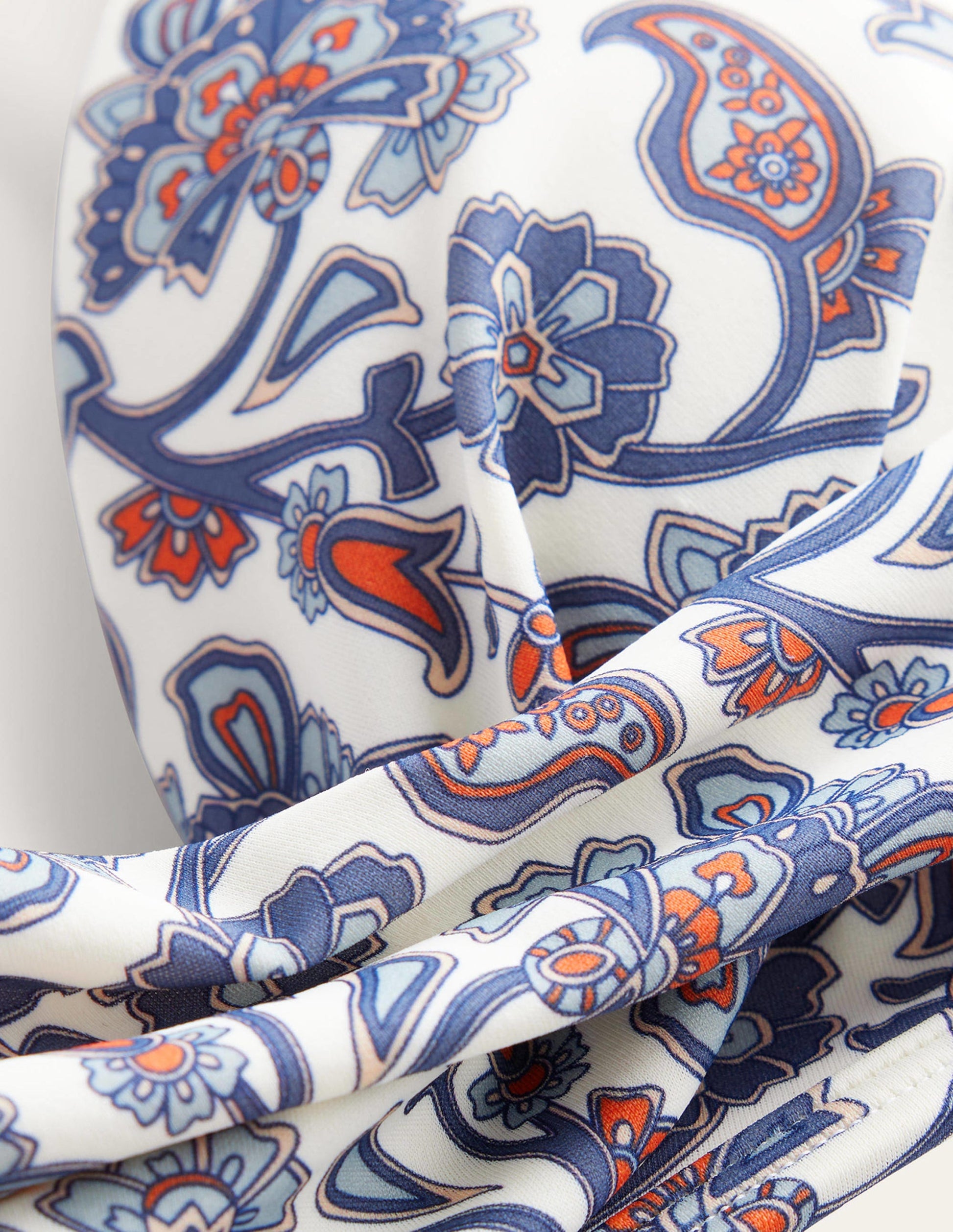 Capri Bikinioberteil mit Körbchen-Naturweiß/Blau, Paisleymuster-8