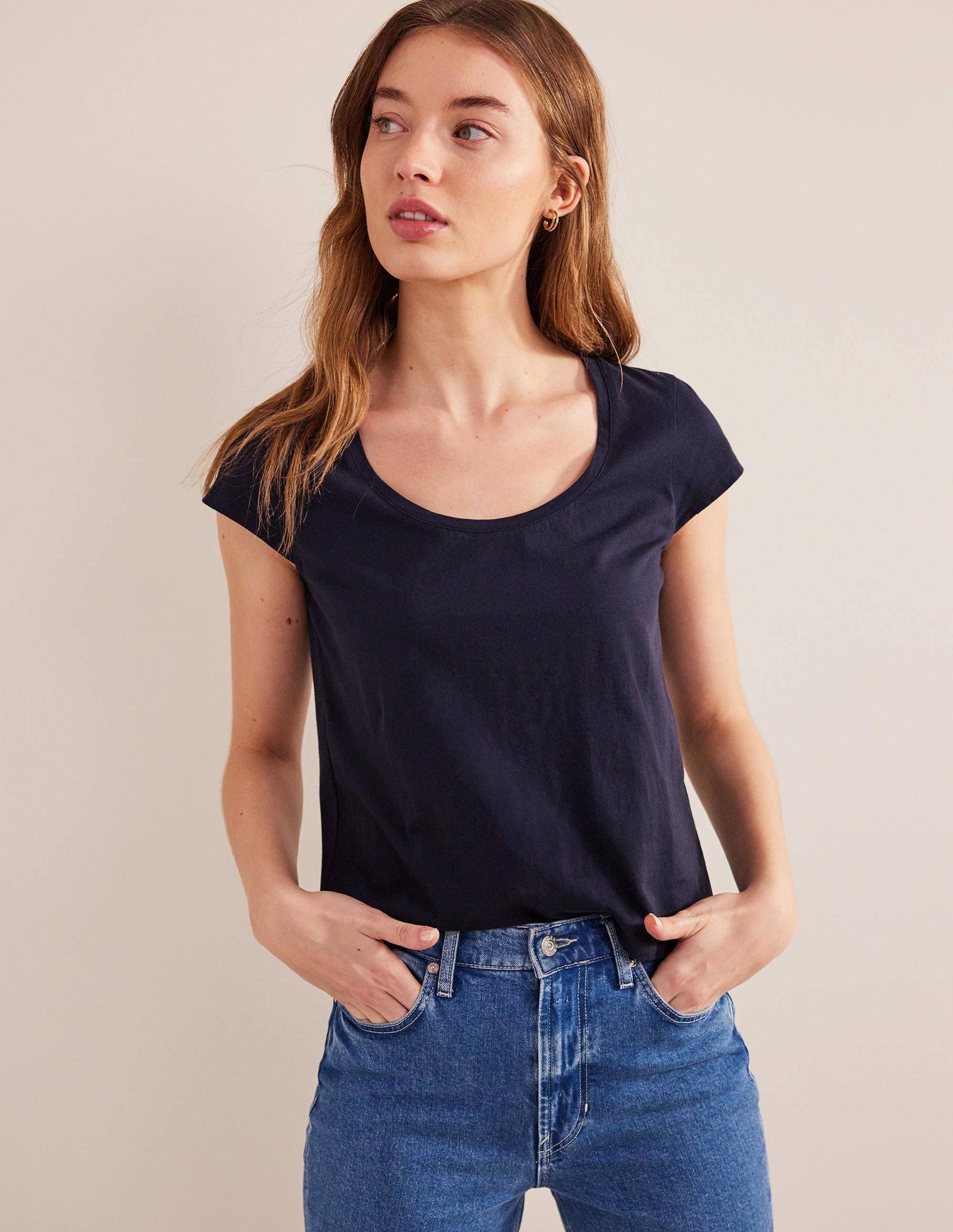 T-shirt col en U-Bleu marine - Image 1