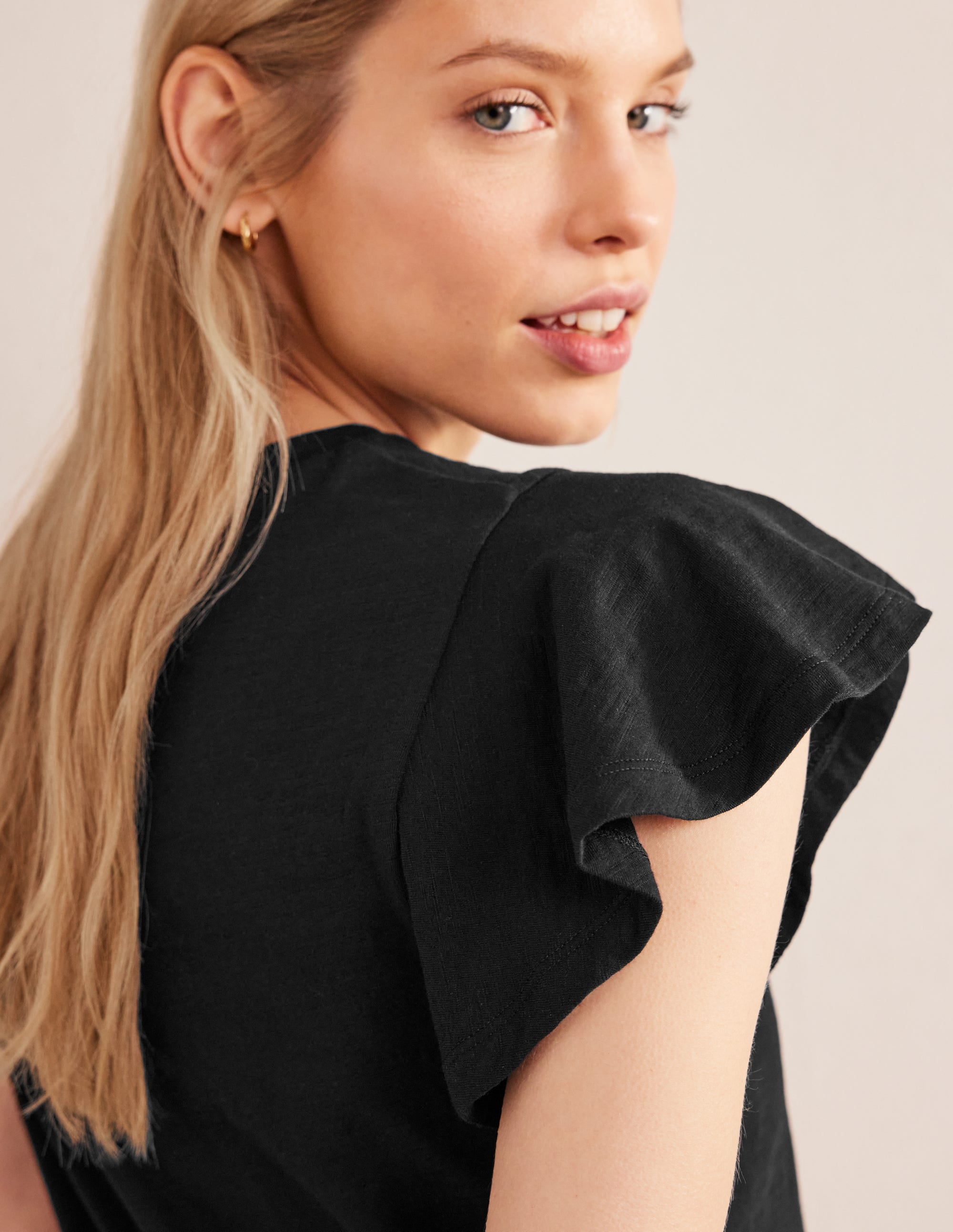 Crew Neck Flutter T-Shirt-Black - Image 2