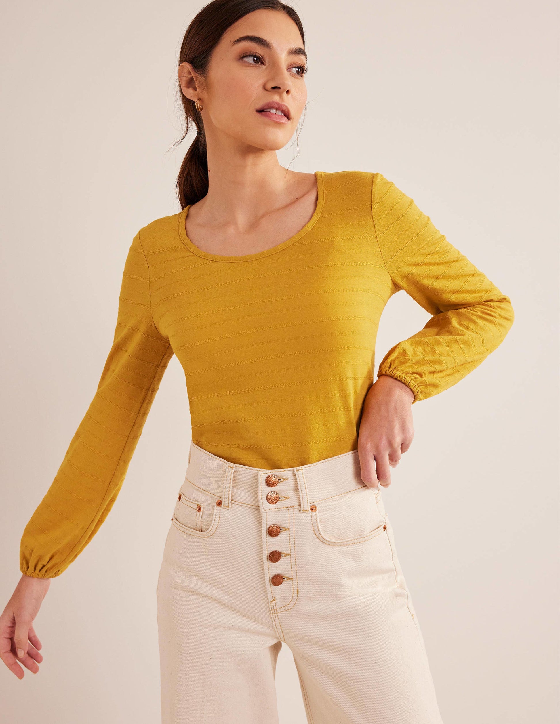 Strukturiertes Oberteil mit Rundhalsausschnitt-Ockergelb-1