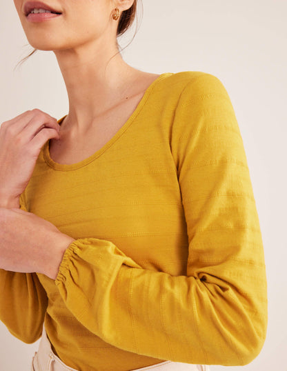 Strukturiertes Oberteil mit Rundhalsausschnitt-Ockergelb-2