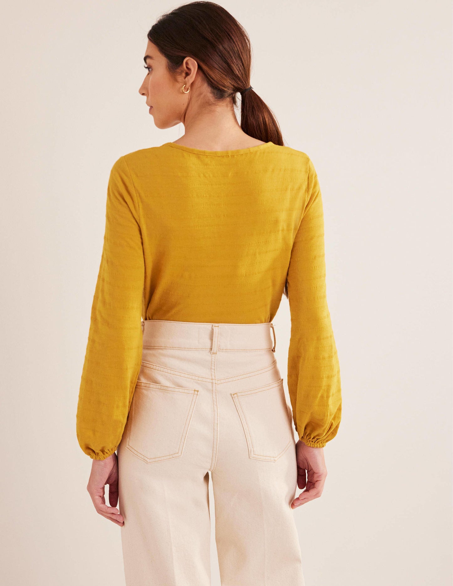 Strukturiertes Oberteil mit Rundhalsausschnitt-Ockergelb