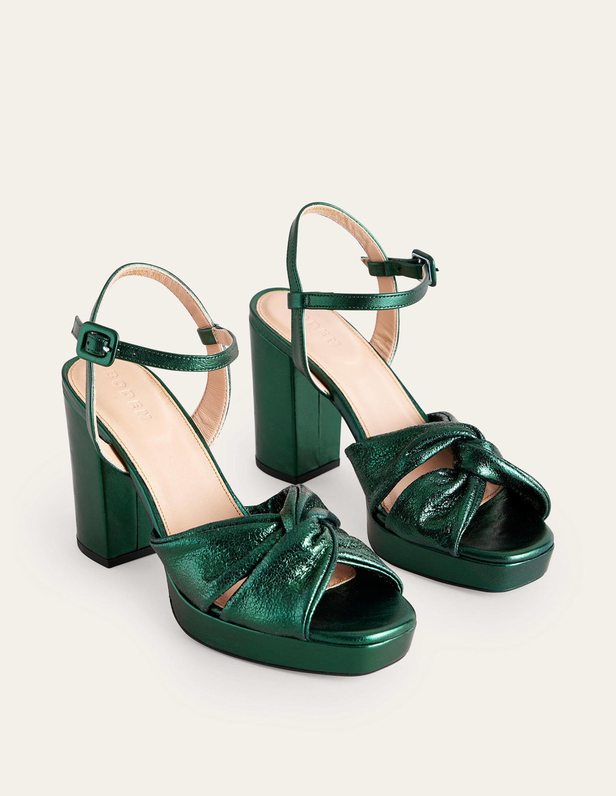 Chaussures compensées avec devant torsadé-Cuir métallisé vert hivernal - Image 3