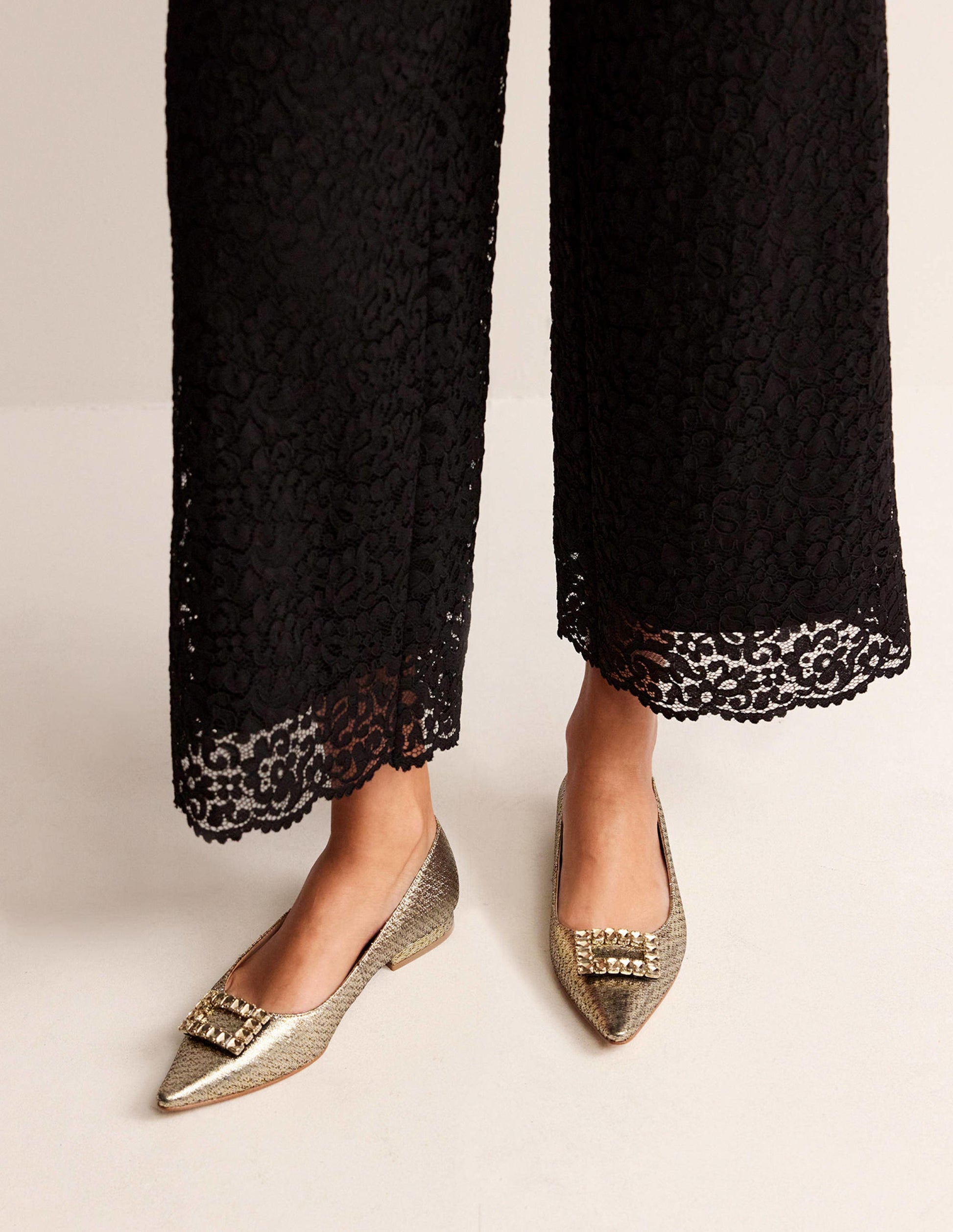 Spitze Ballerinas mit Verzierung-Gold-Metallic-1