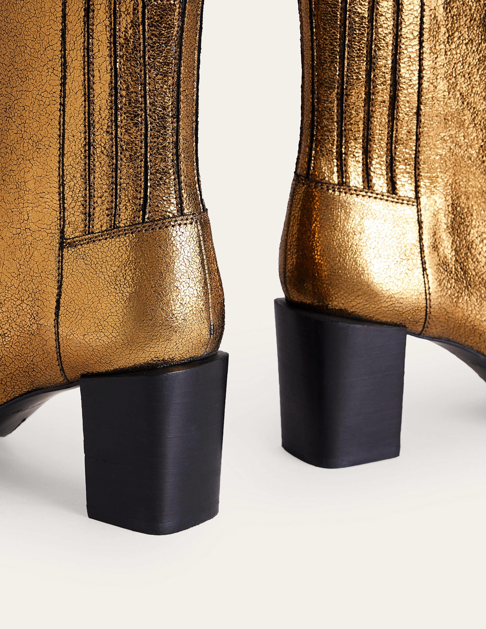 Bottines à talons carrés en cuir-Cuir doré métallisé froissé - Image 4