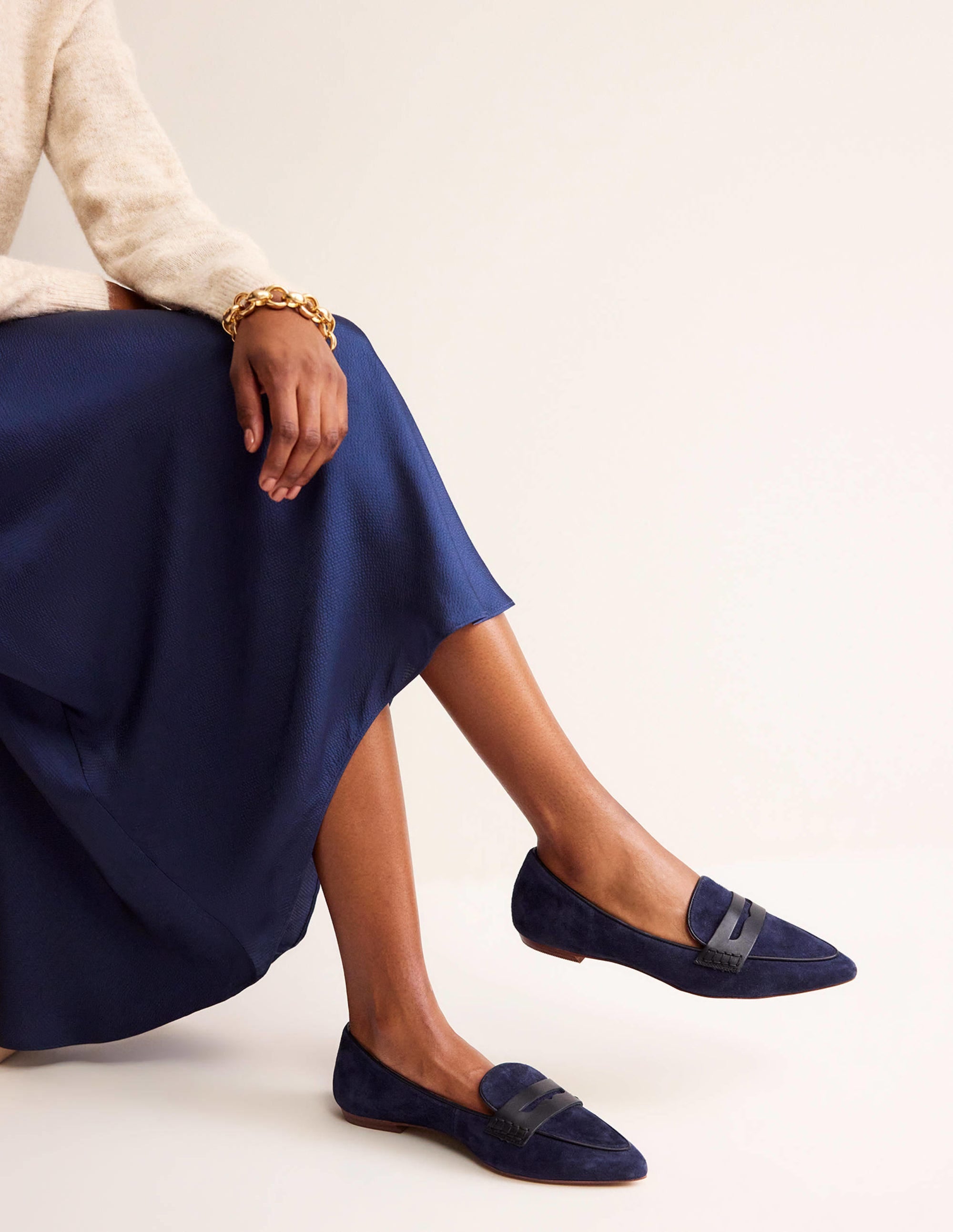 Mocassins à bout pointu-Daim bleu marine - Image 1