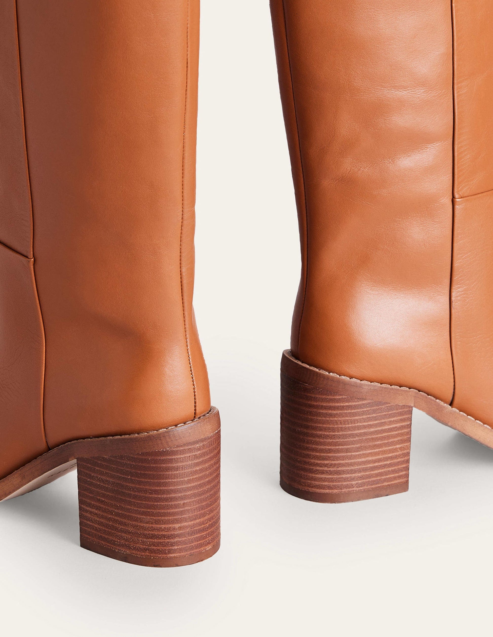 Gerade, kniehohe Lederstiefel-Honig-5