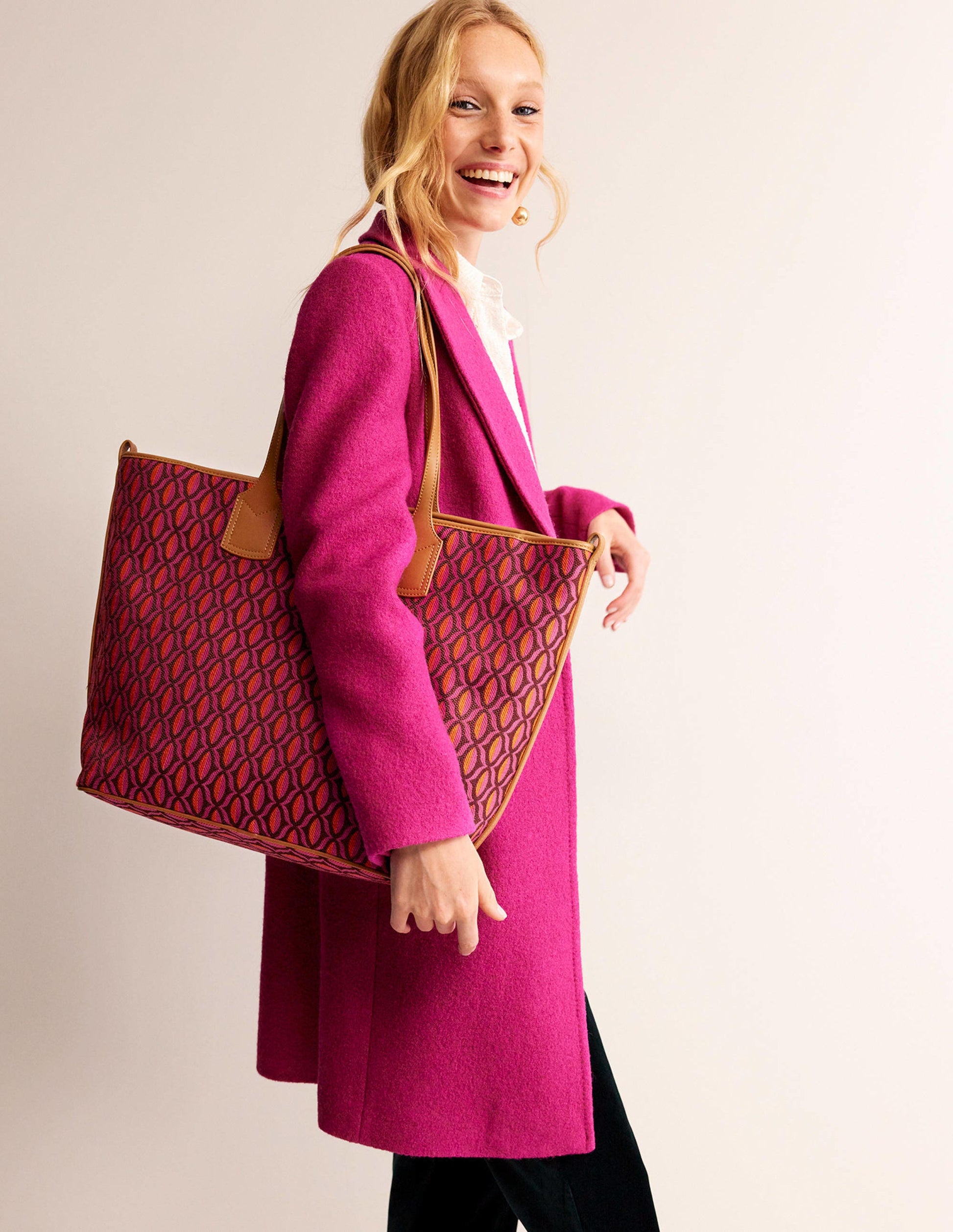 Trapez-Tasche-Rot Geometrisch-1