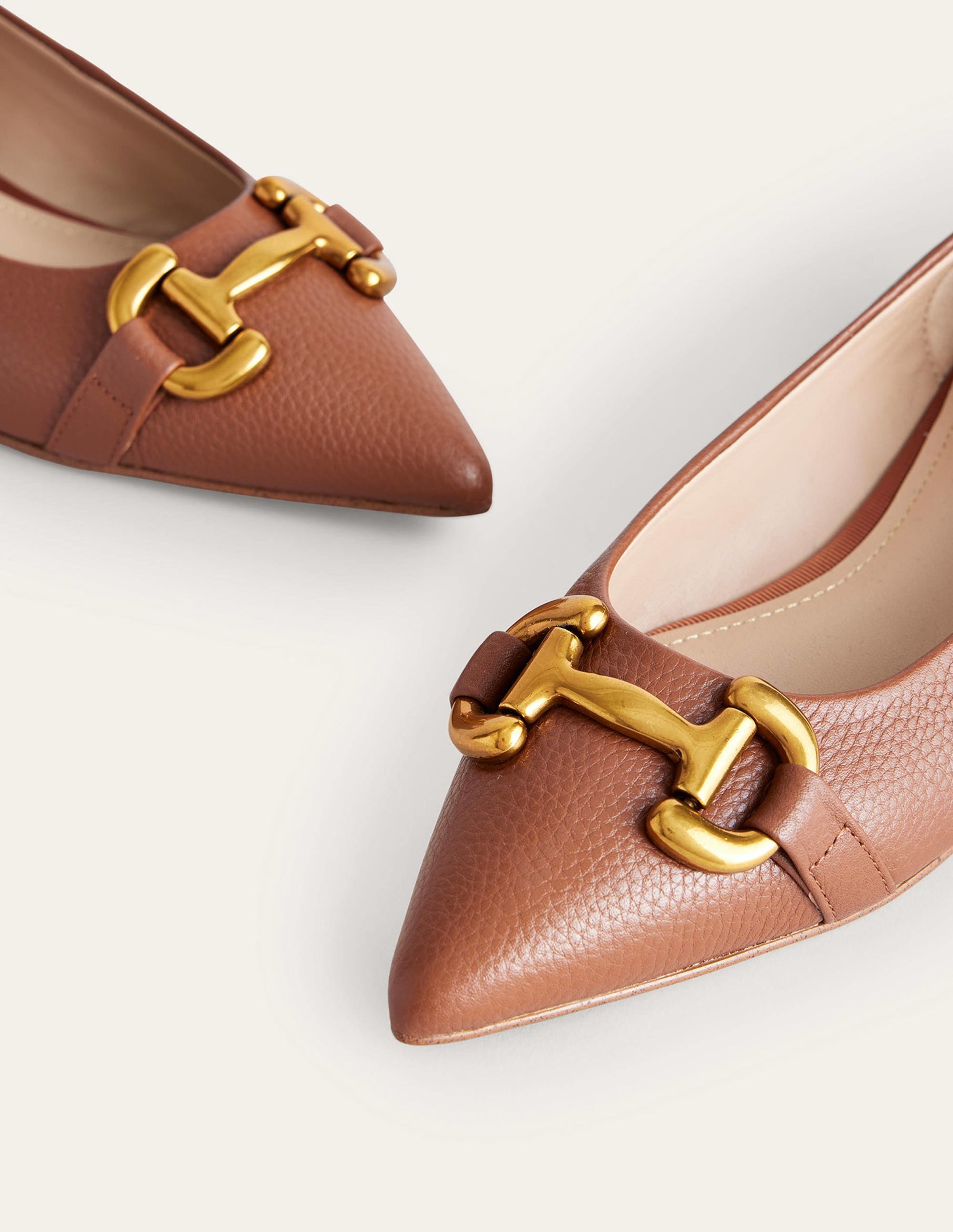 Iris Ballerinas mit Trensendetail-Hellbraun Getrommeltes Leder - Image 4
