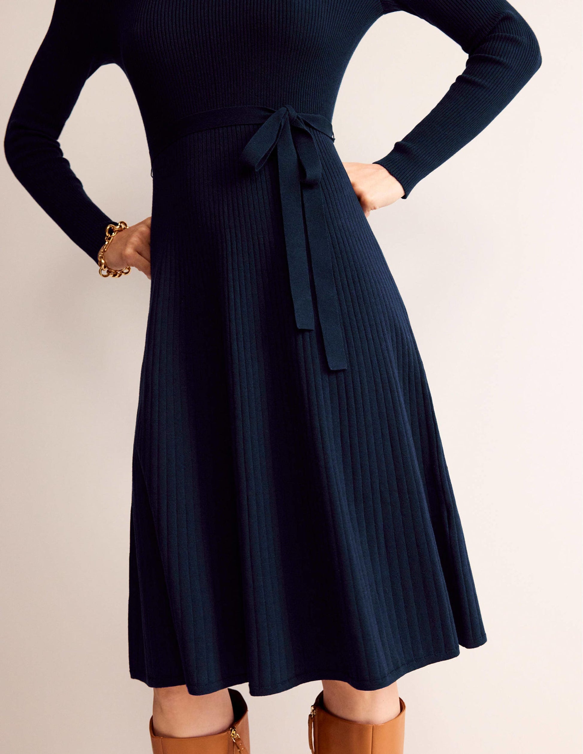 Lola Strick-Midikleid-Marineblau-3