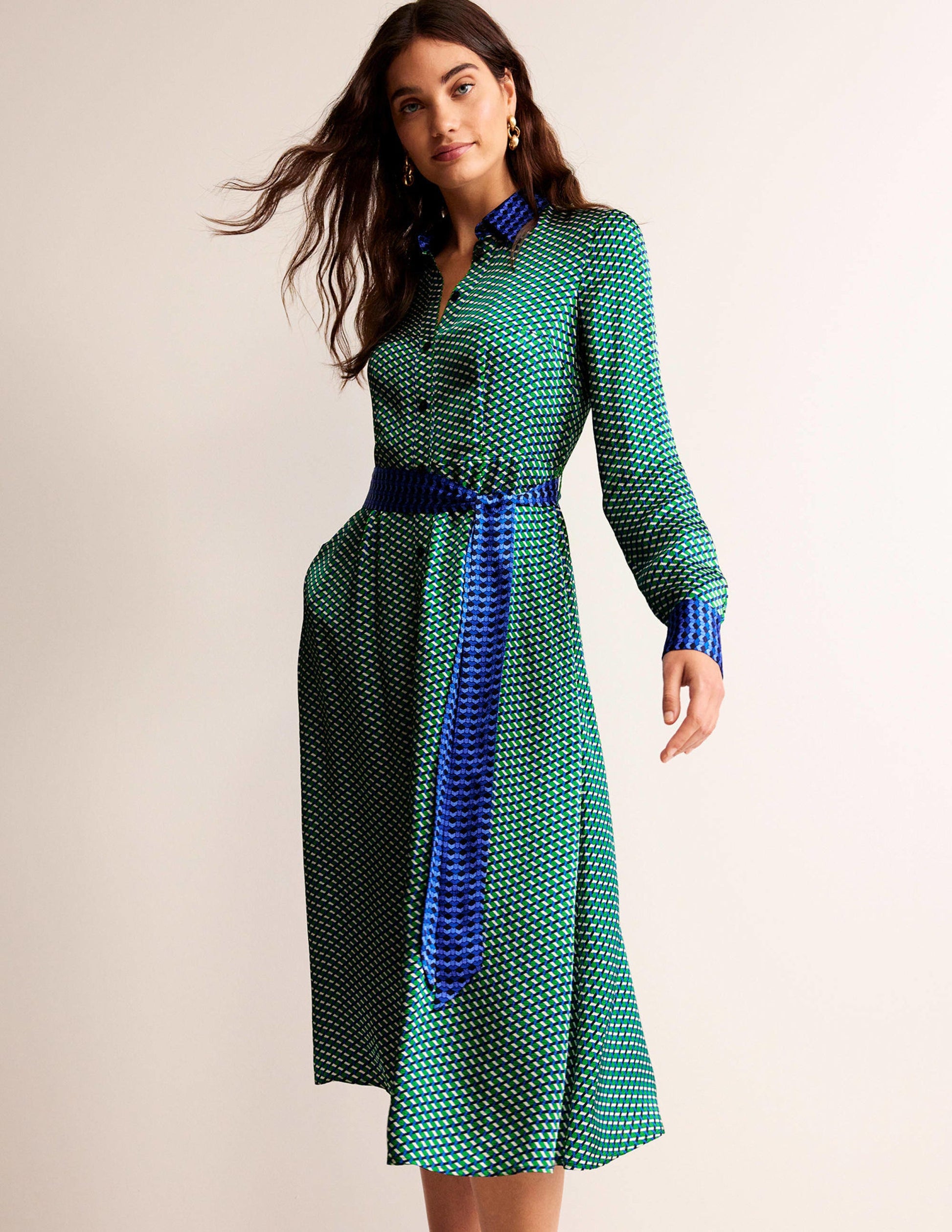 Kate Hemdblusenkleid aus Satin-Hellgrün, Geo Daze-1