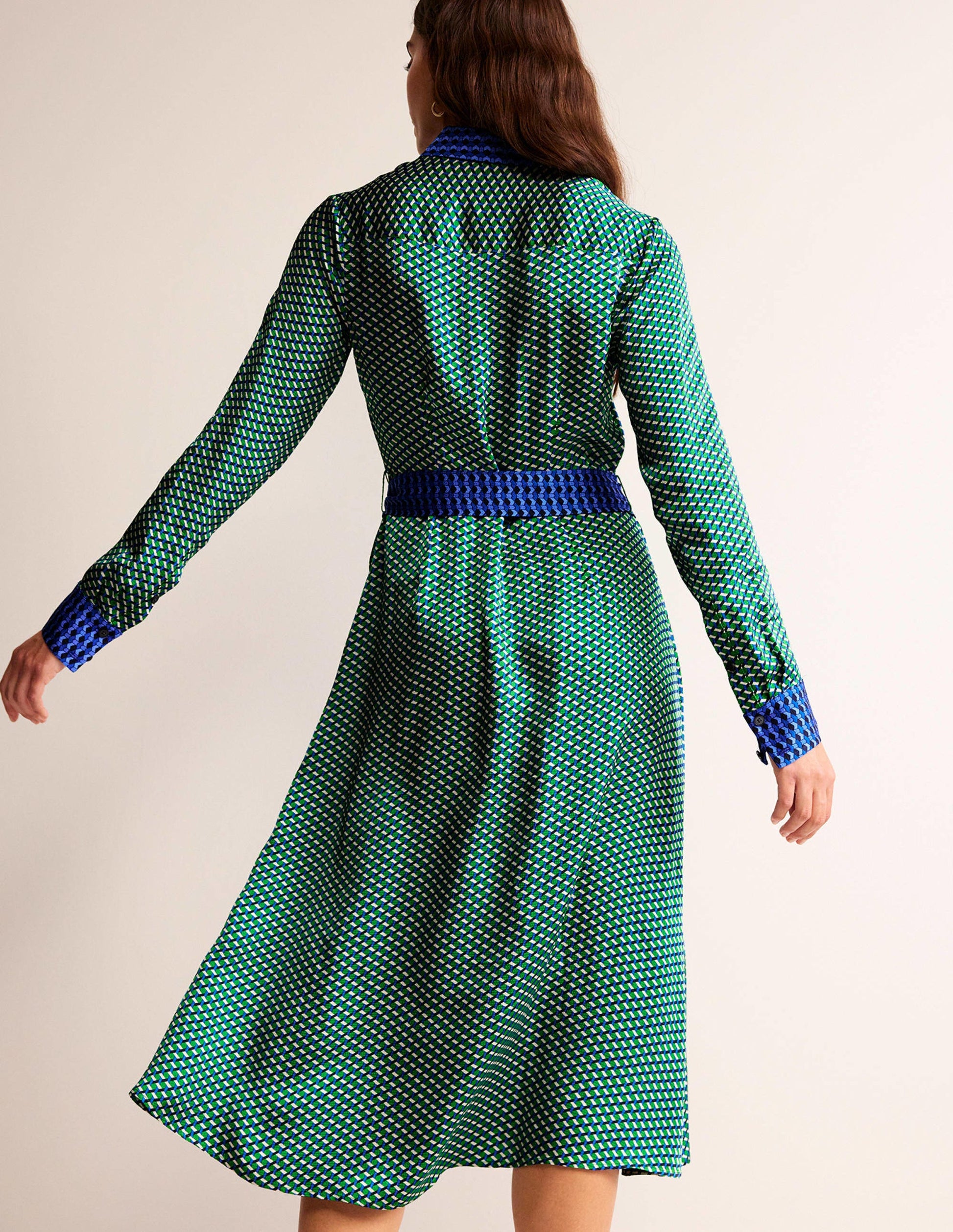 Kate Hemdblusenkleid aus Satin-Hellgrün, Geo Daze-3