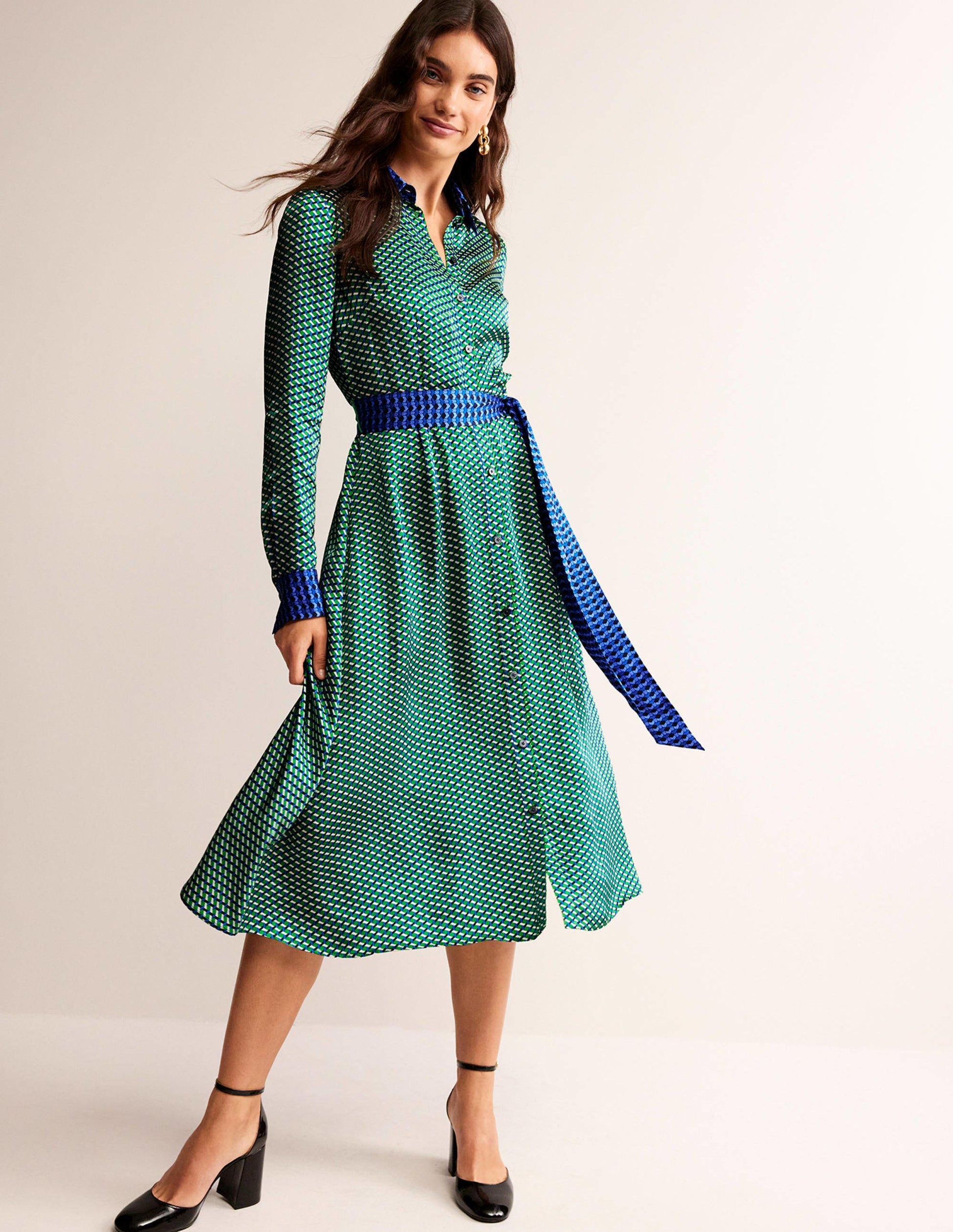 Kate Hemdblusenkleid aus Satin-Hellgrün, Geo Daze-4