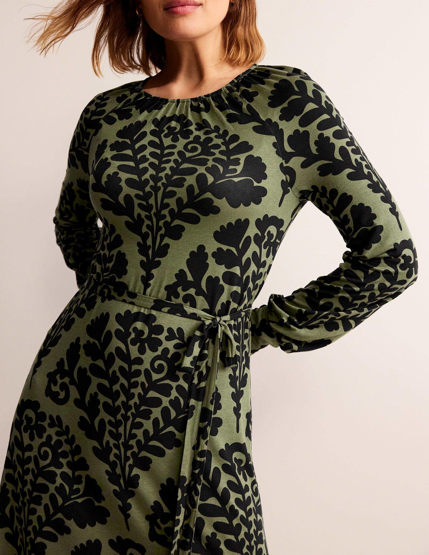 Maxikleid mit platziertem Druck-Fichte, Blumig