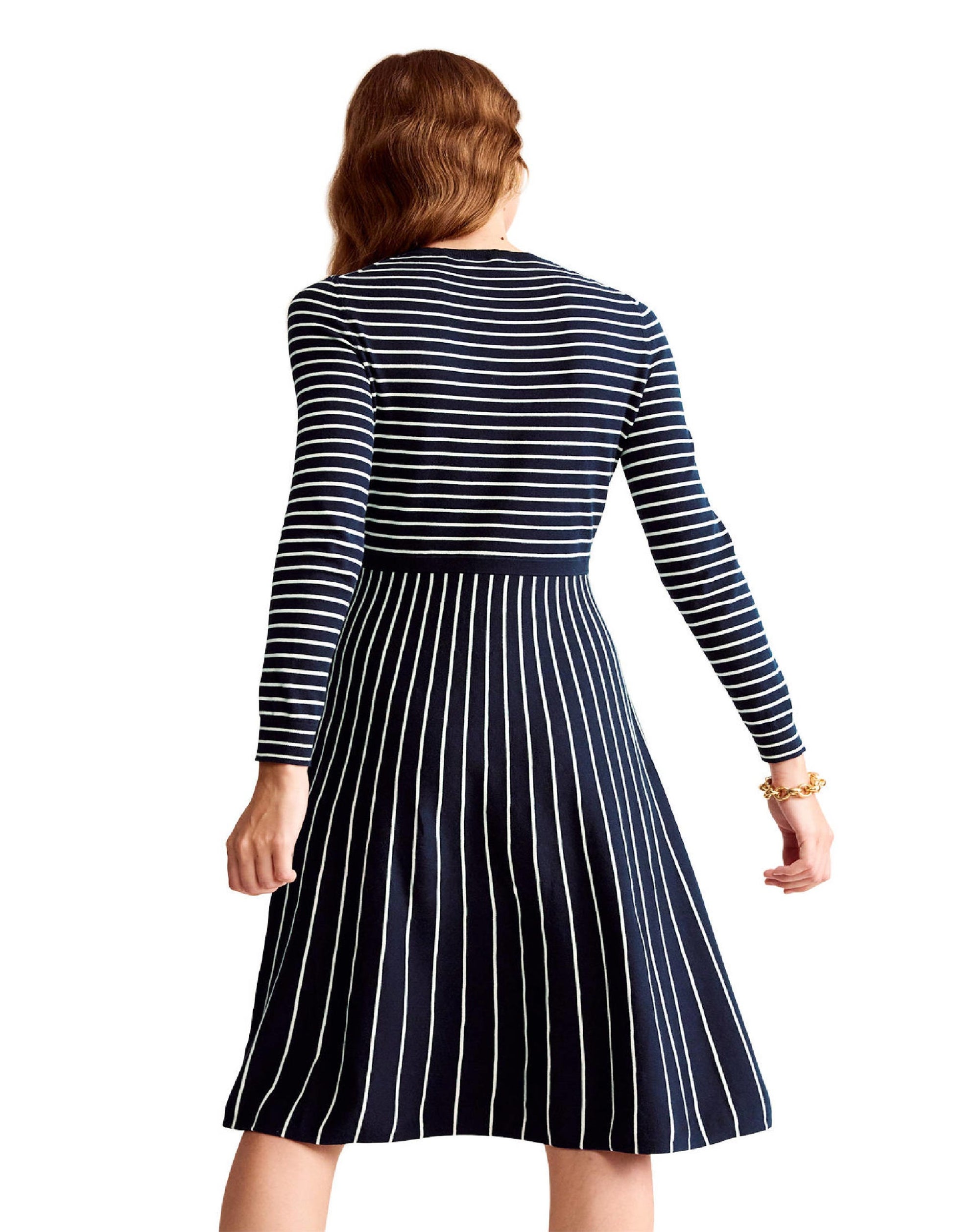 Maria Strick-Midikleid-Marineblau und Naturweiß-7