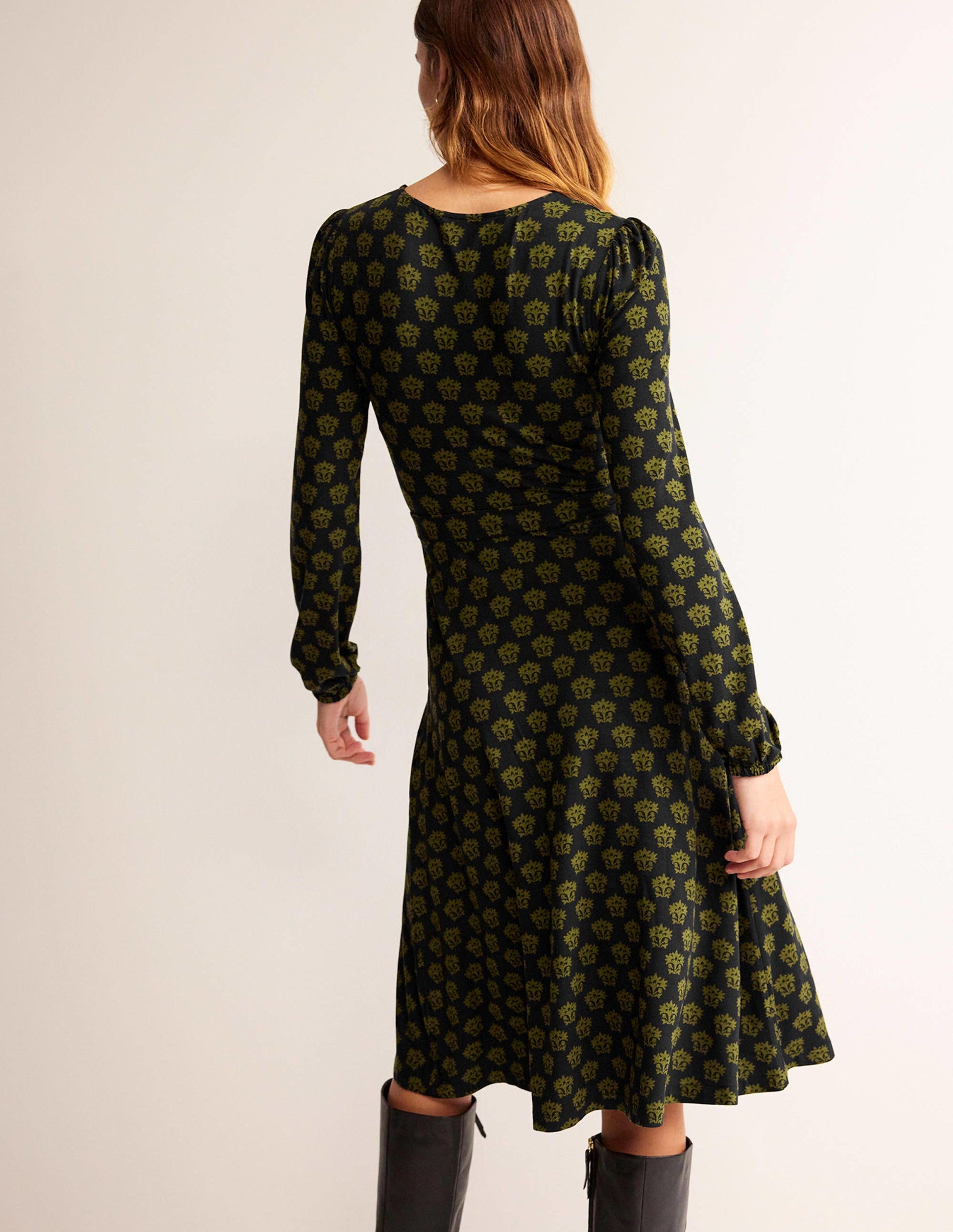 Camille Midikleid aus Jersey-Schwarz, Lilie-3