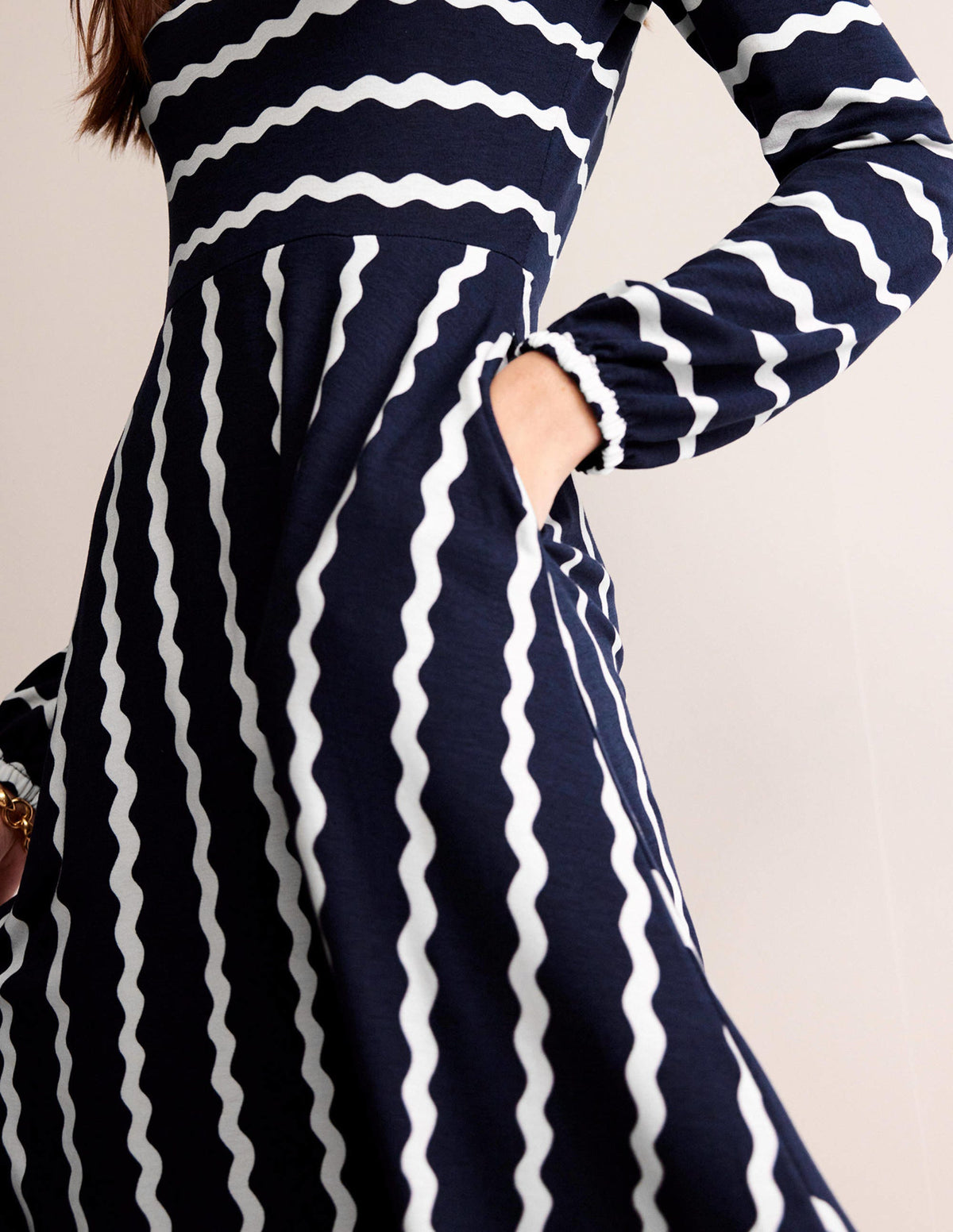 Camille Midikleid aus Jersey-Französisches Marineblau, Chevron-2